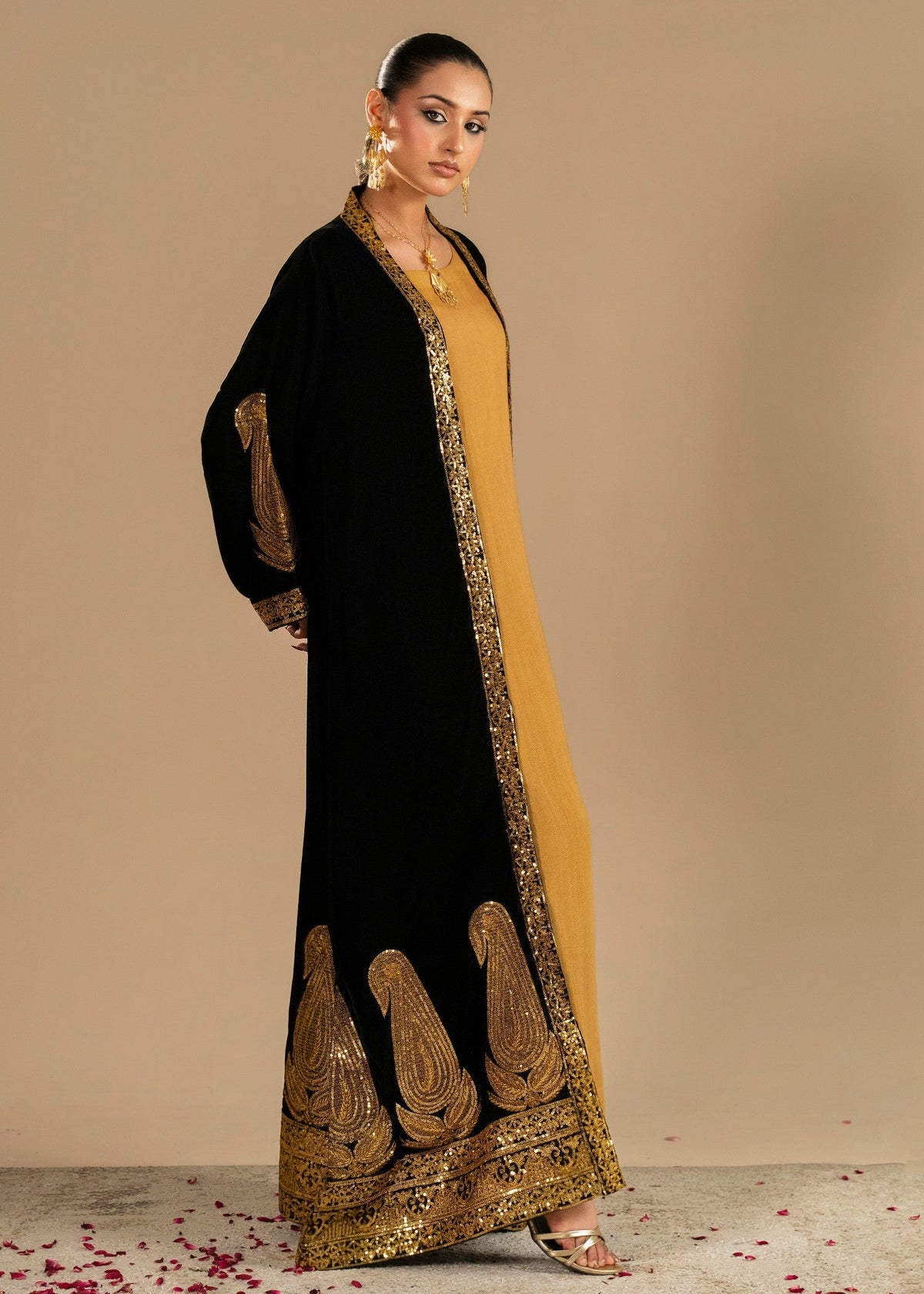 Black Flared Gown Style Velvet Pakistani Clothes Online in Dubai UAE Abudhabi Ajman Sharjah