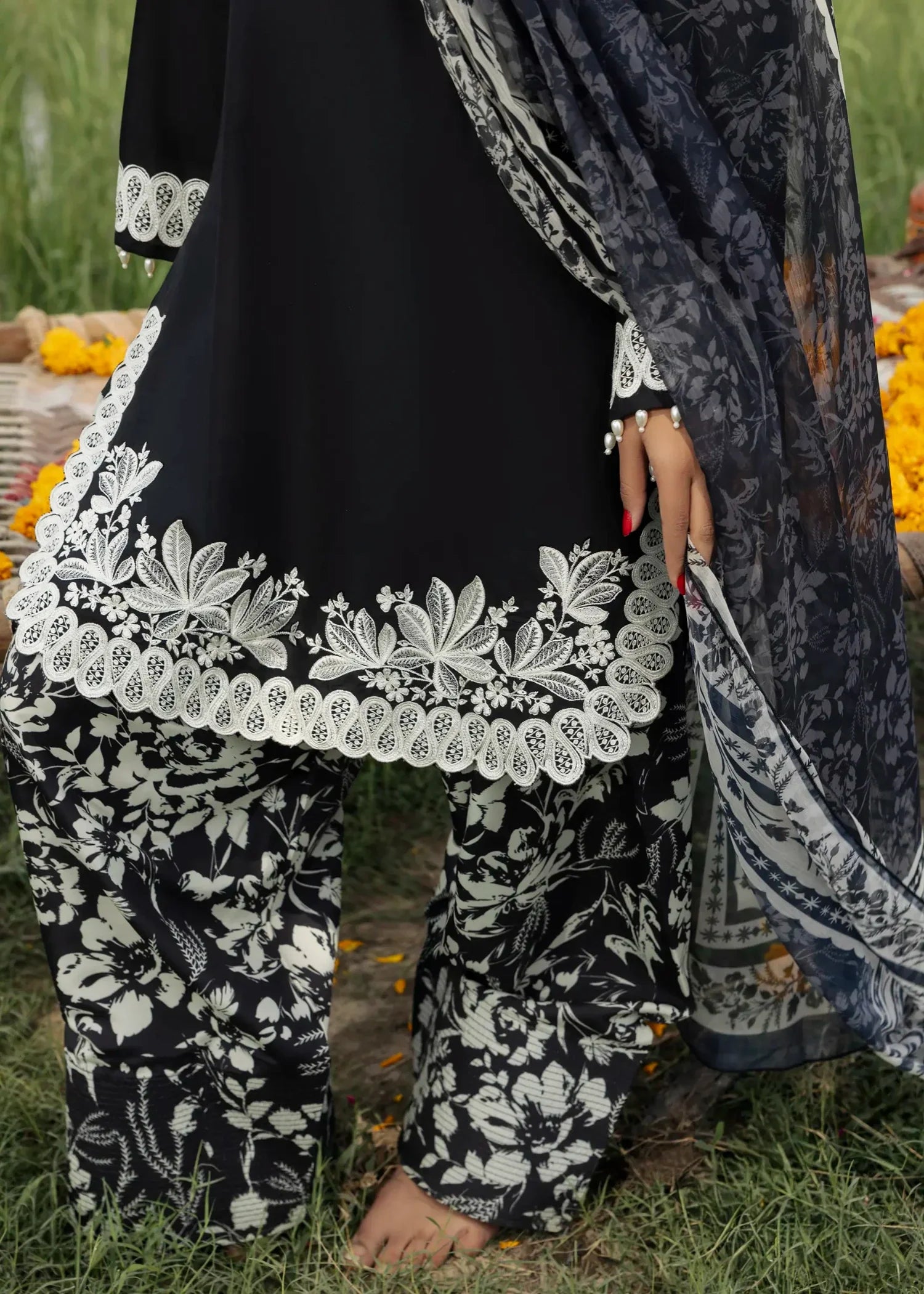 Black Lawn Cotton Straight Kurta with Farshi Shalwar Online in KSA Riyadh Saudi Arabia Oman Bahrain Qatar