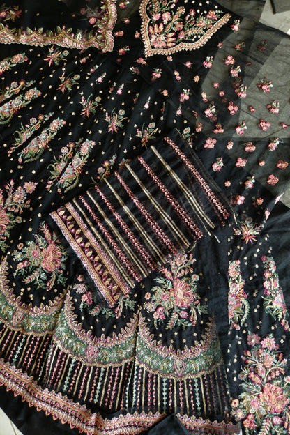 Black Embroidered Anarkali / Lehenga