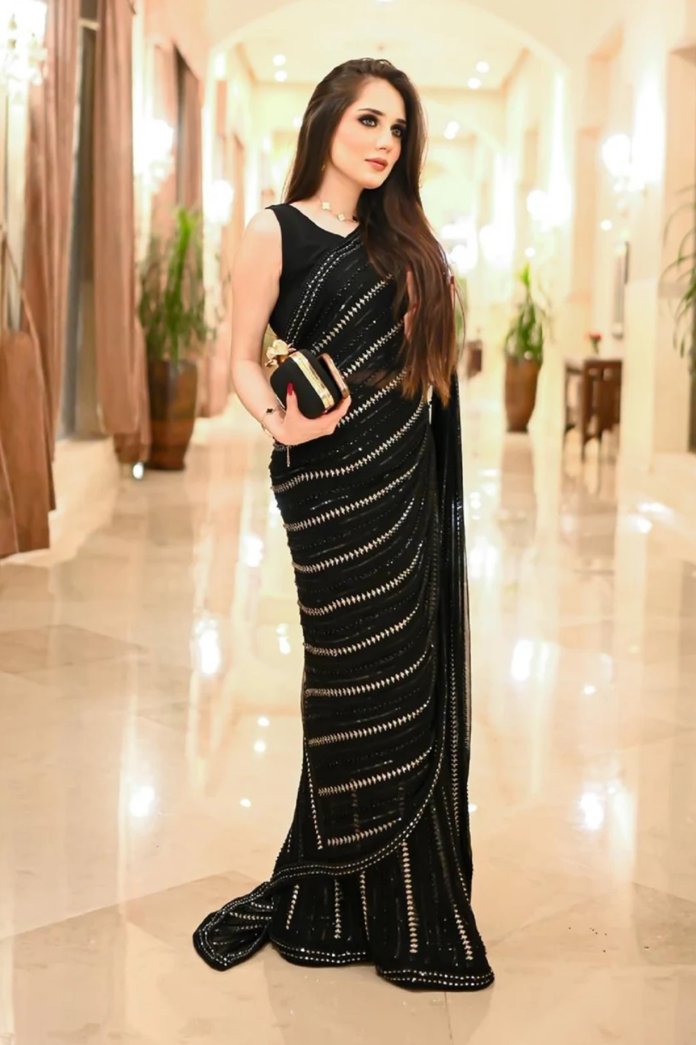 UAE Dress: Fashion Trends To Follow - Alesayi Fashion