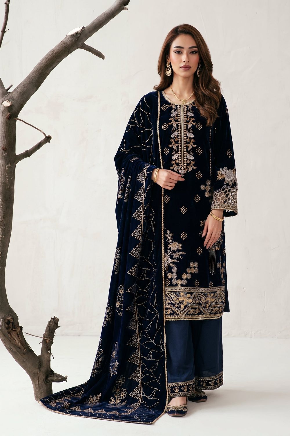 Blue Embellished Velvet Pakistani Suit Online in Dubai UAE Abudhabi Ajman Sharjah