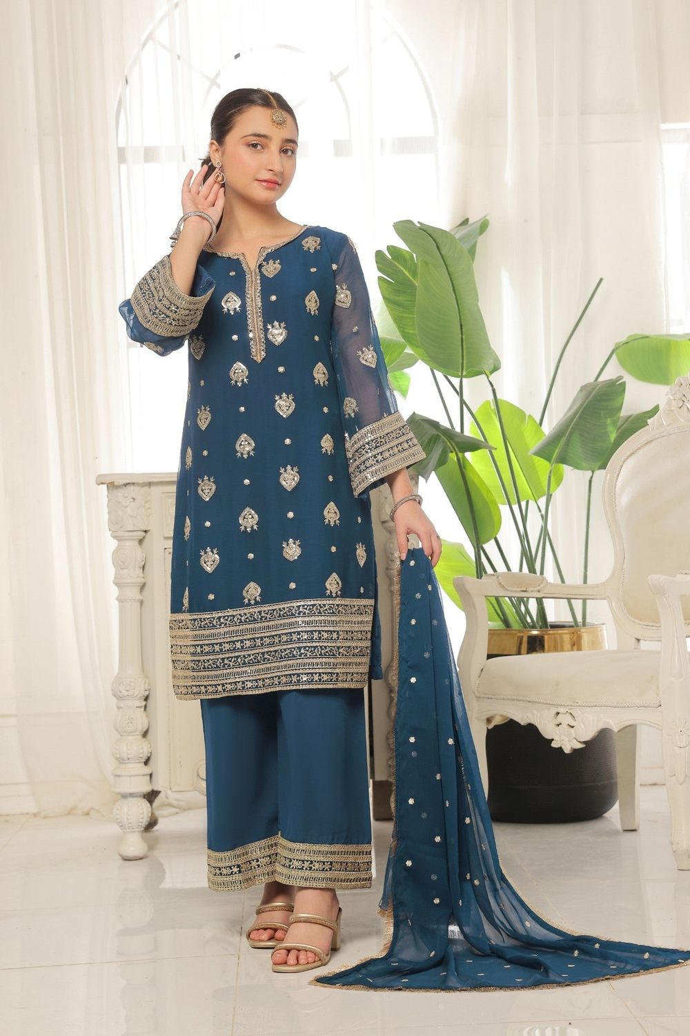 Blue Embroidered Chiffon Kurta Set with Dupatta Online in Dubai UAE Abudhabi Ajman Sharjah