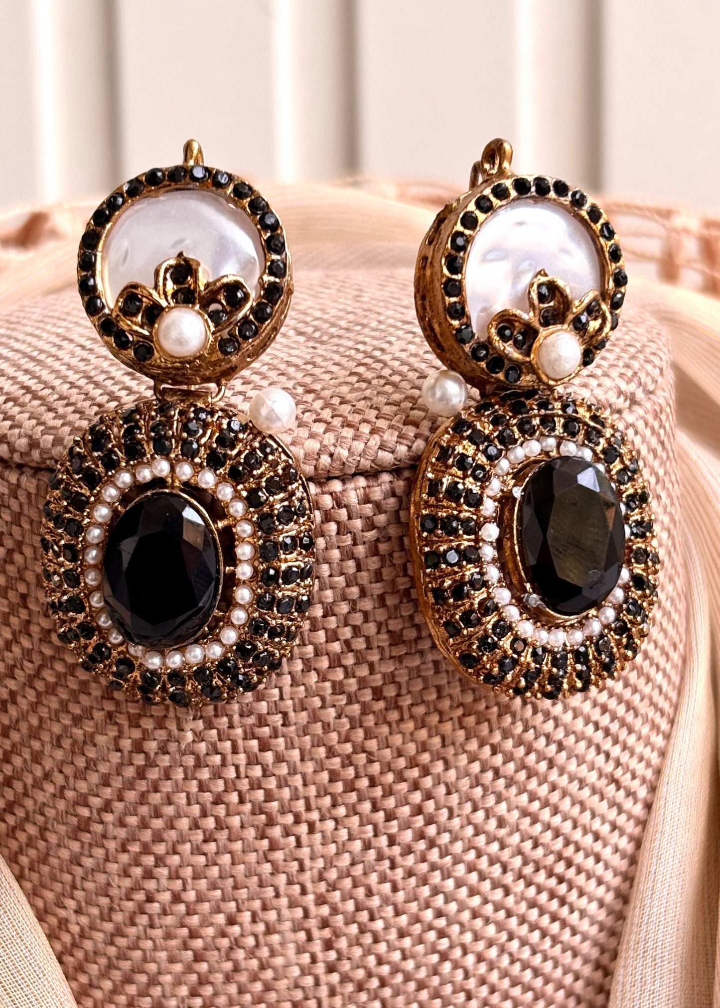 Bold Black Pearly Choker Accessory Online in UK USA Canada