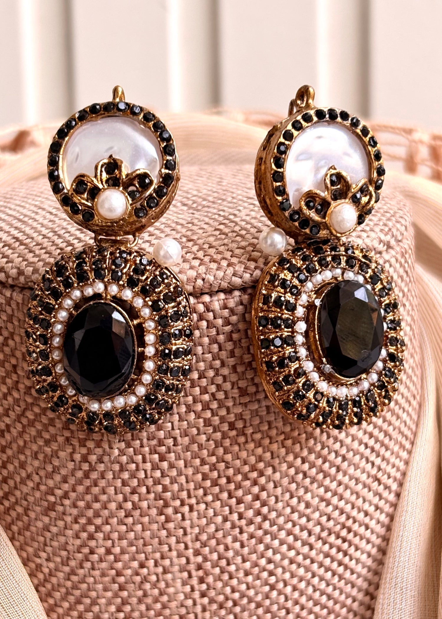 Bold Black Pearly Choker Accessory Online in UK USA Canada