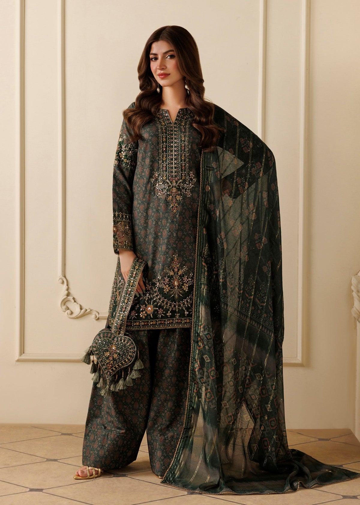 Bottle Green Embroidered Blended Khaddar Pakistani Suit Online in KSA Riyadh Saudi Arabia Oman Bahrain Qatar