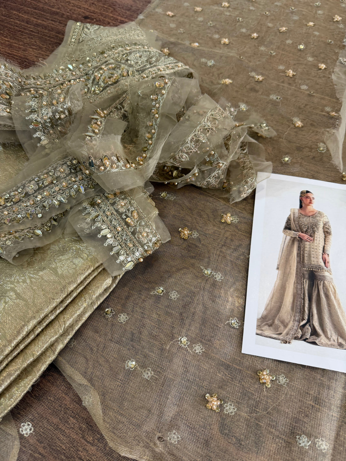 Pakistani Salwar Kameez Online in Sri Lanka India Australia