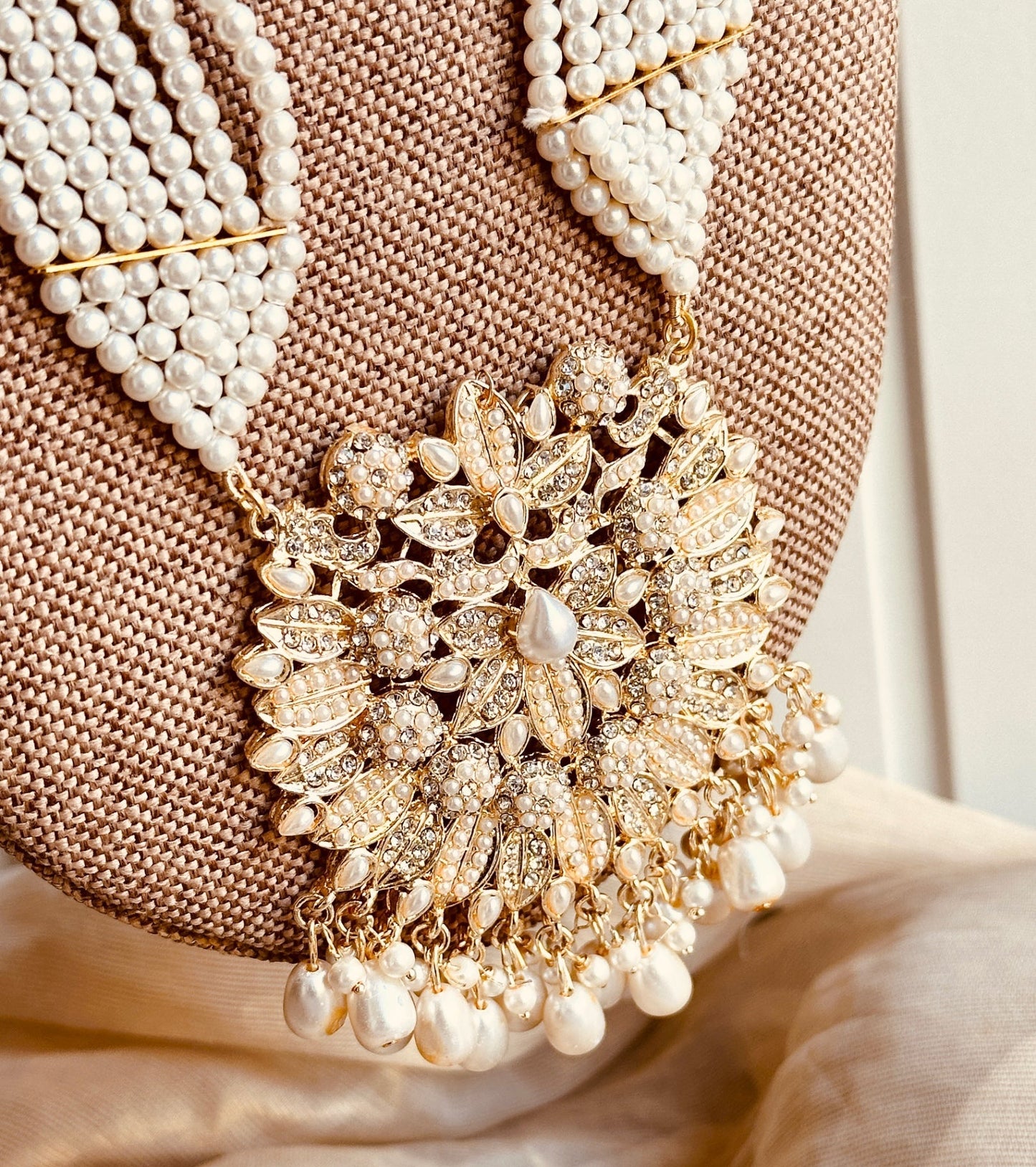 Bridal Necklace and Earrings Set in Gold Plating Online in KSA Riyadh Saudi Arabia Oman Bahrain Qatar