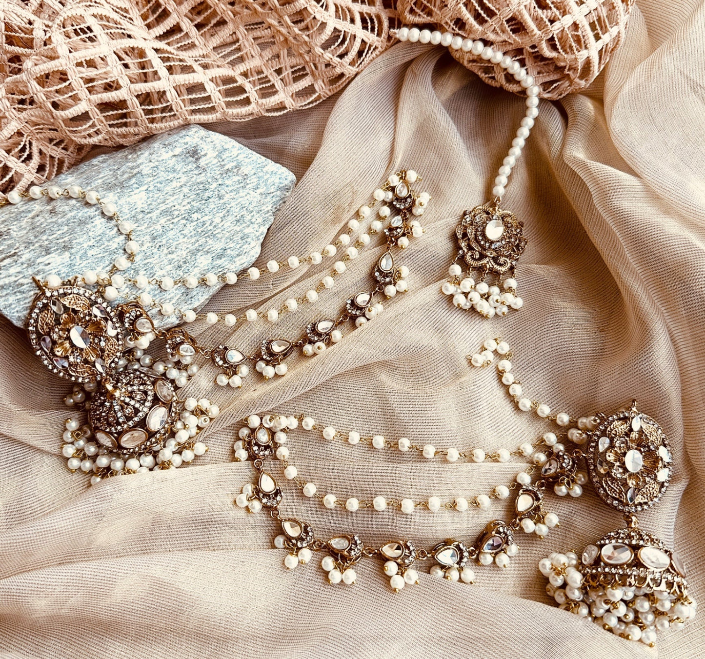 Bridal White Jhumki Tikka Jewellery Set Online in KSA Riyadh Saudi Arabia Oman Bahrain Qatar