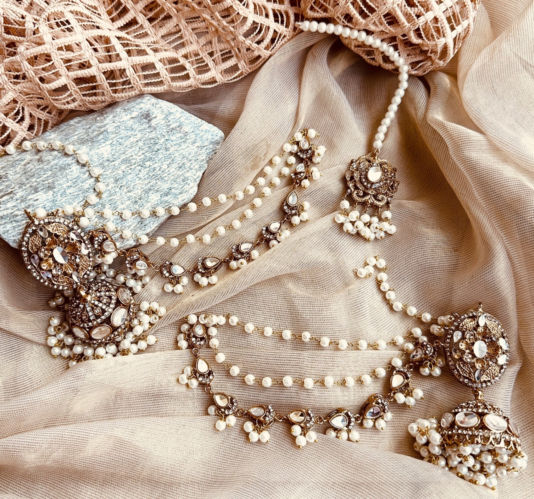 Bridal White Jhumki Tikka Jewellery Set Online in KSA Riyadh Saudi Arabia Oman Bahrain Qatar