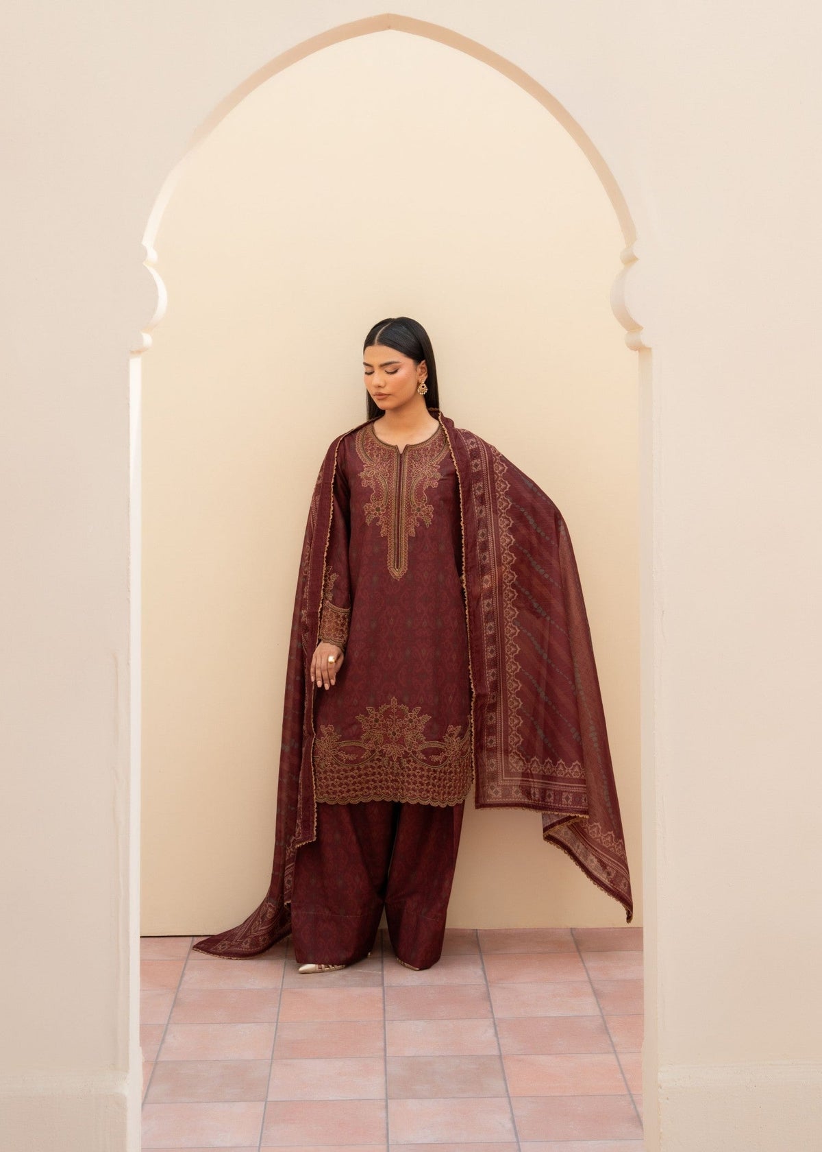 Burnt Umber Khaddar Farshi Shalwar with Manaar Dupatta Online in KSA Riyadh Saudi Arabia Oman Bahrain Qatar