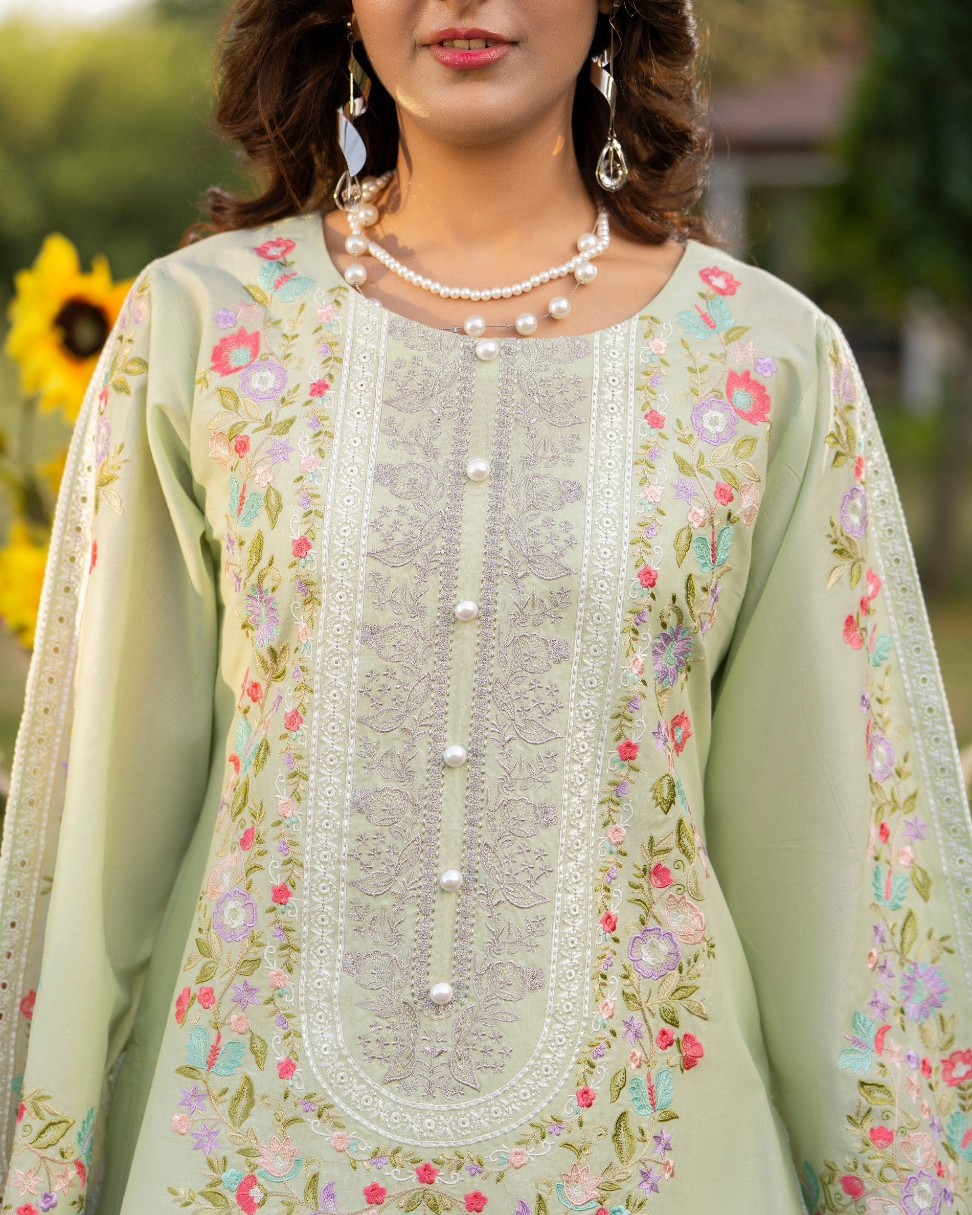 Buy Chiffon Thread Work Pakistani Suit Online in Sri Lanka India Australia
