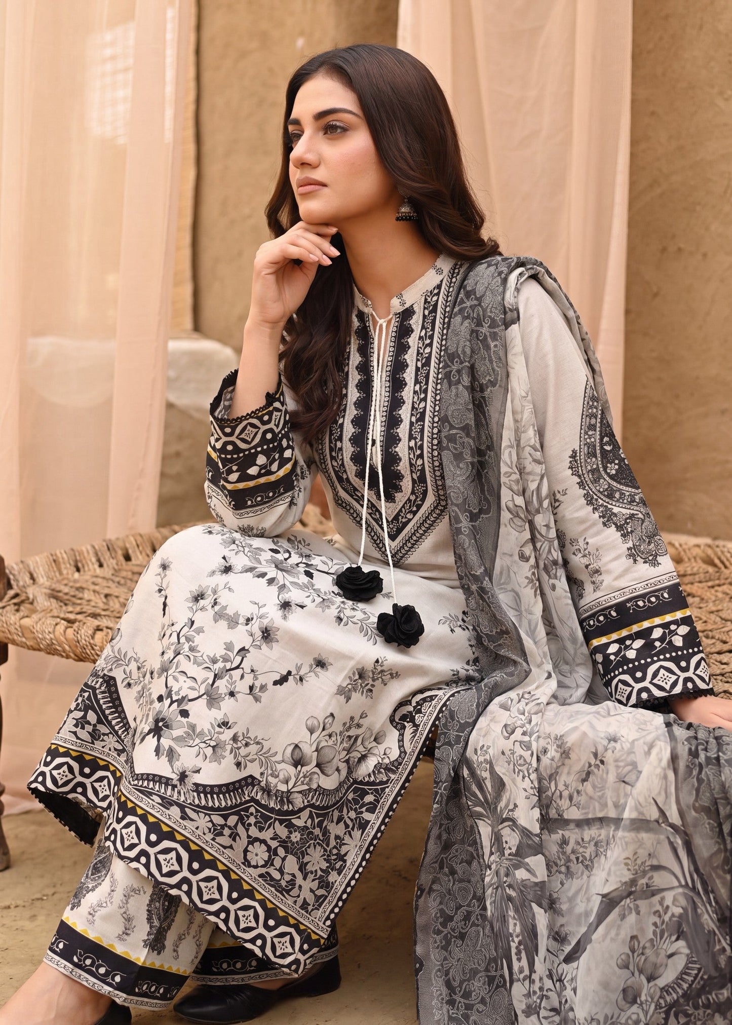 Chalk Voile Dupatta Lawn Suit Online in Dubai UAE Abudhabi Ajman Sharjah