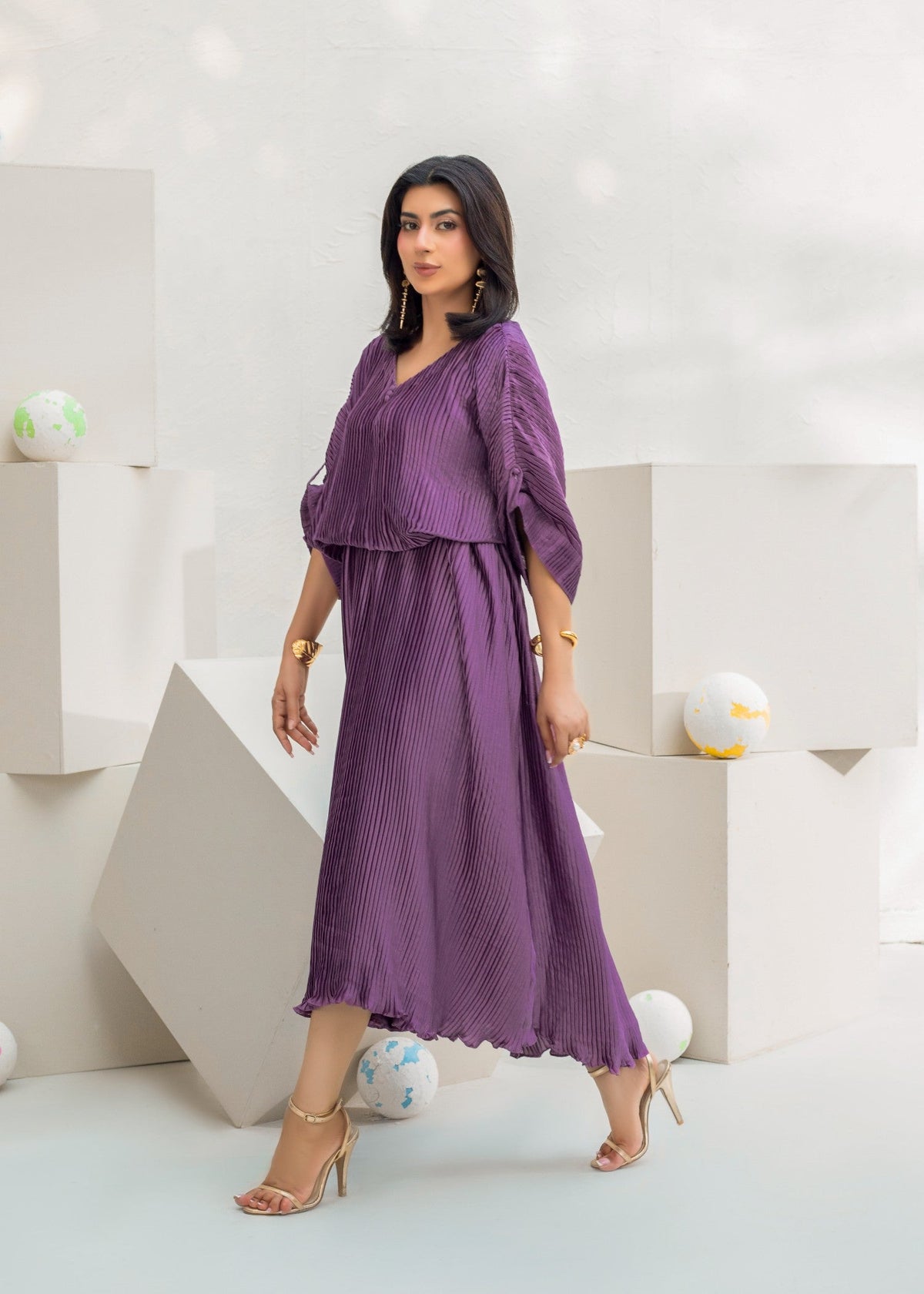 Ladies Purple Belted Kaftan Pakistani Partywear Online in KSA Riyadh Saudi Arabia Oman Bahrain Qatar