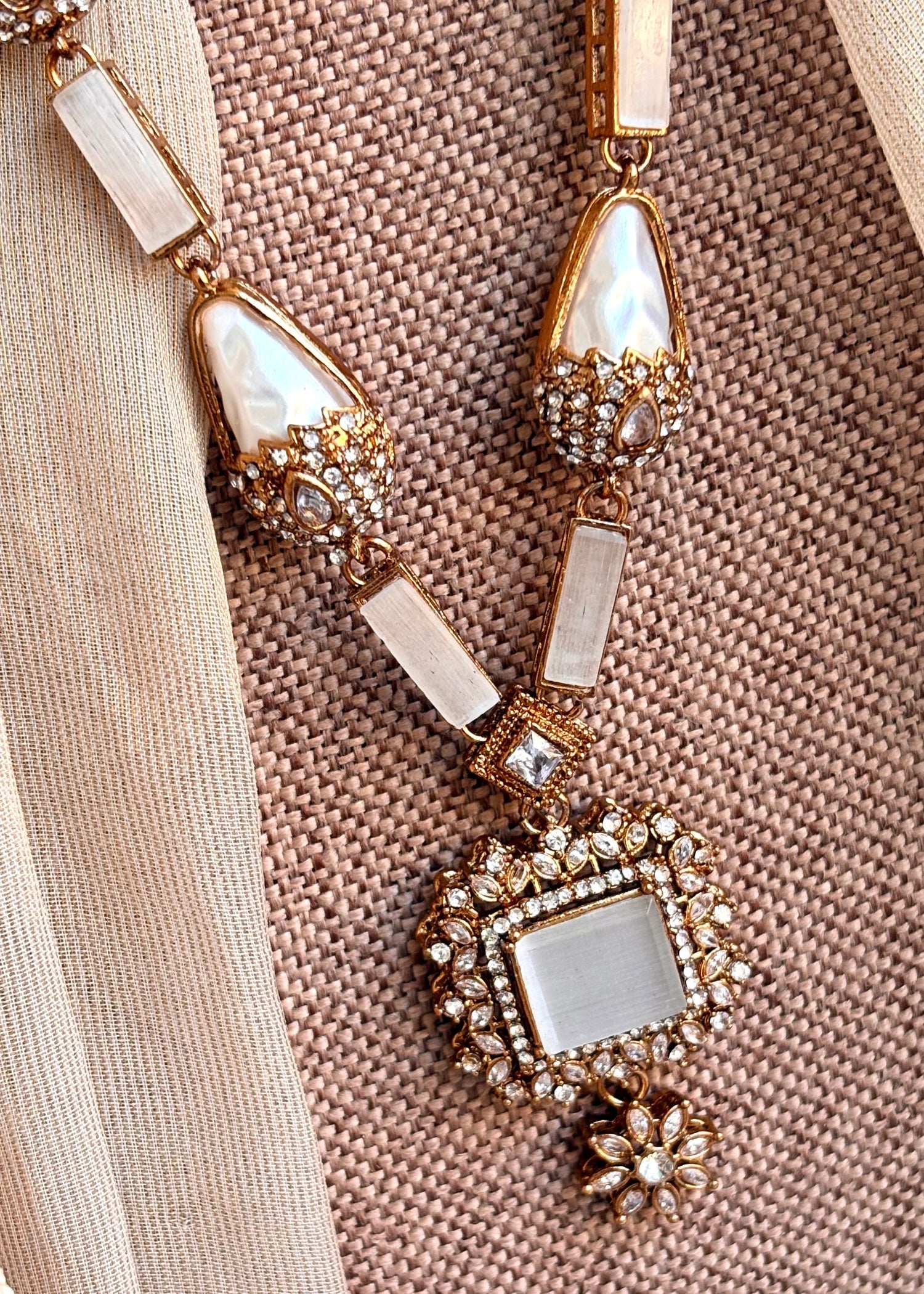 Classic White Stone Work Necklace Set Online in KSA Riyadh Saudi Arabia Oman Bahrain Qatar