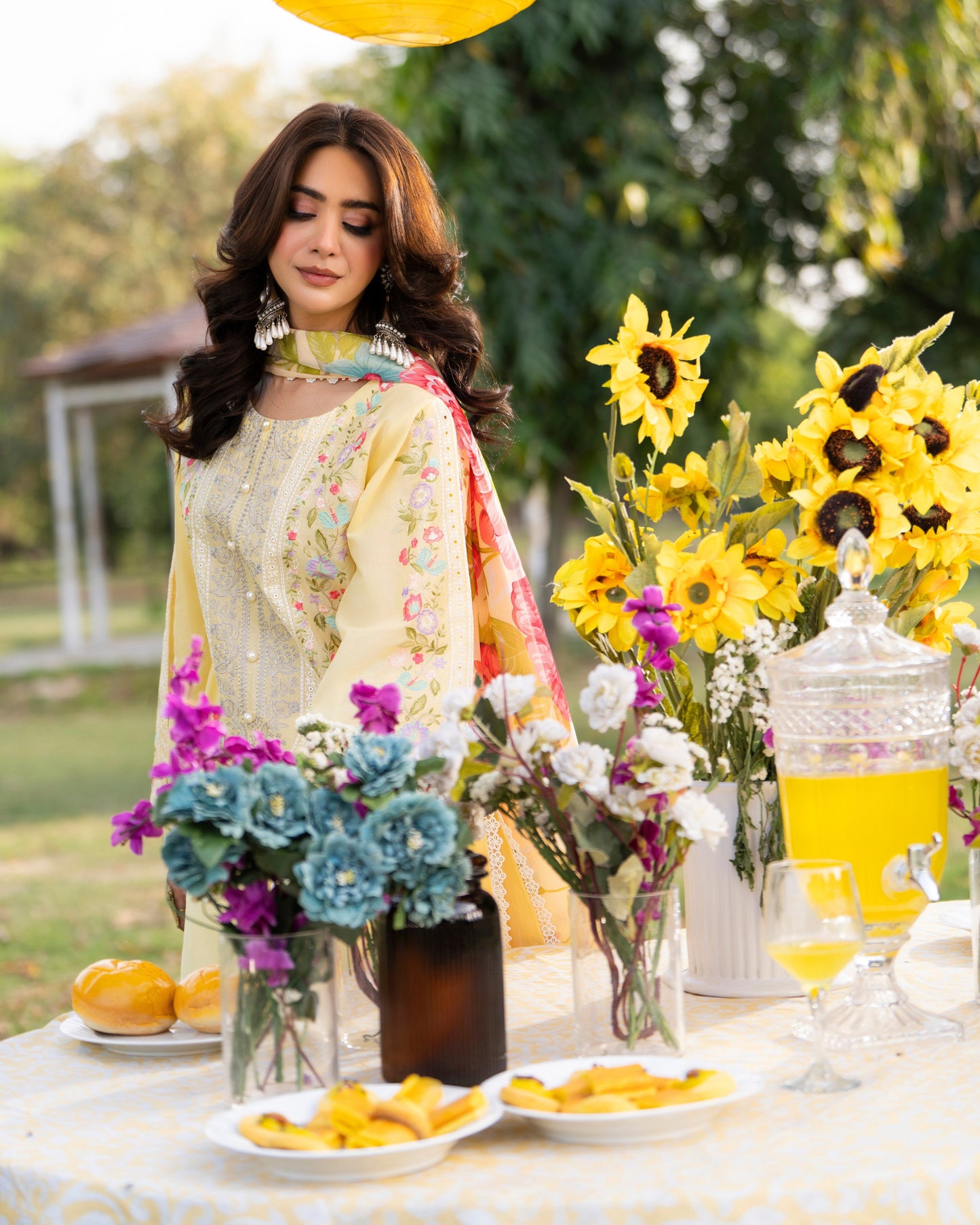 Cream Chiffon Thread Work Pakistani Suit Online in Dubai DXB UAE Abudhabi Meena Bazaar