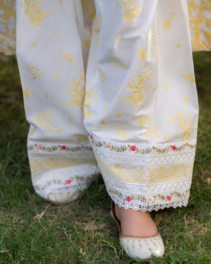 Cream Chiffon Thread Work Salwar Kameez Online in Dubai DXB UAE Abudhabi Meena Bazaar