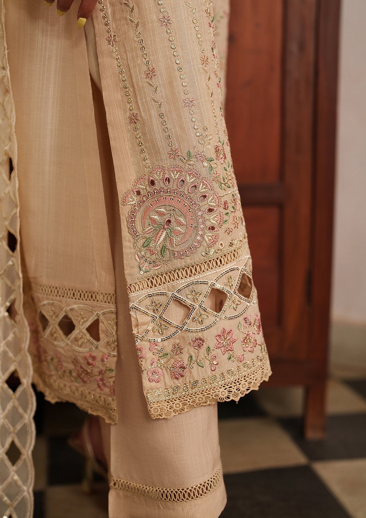 Cream Lawn Festive Wear Salwar Suit Online in KSA Riyadh Saudi Arabia Oman Bahrain Qatar