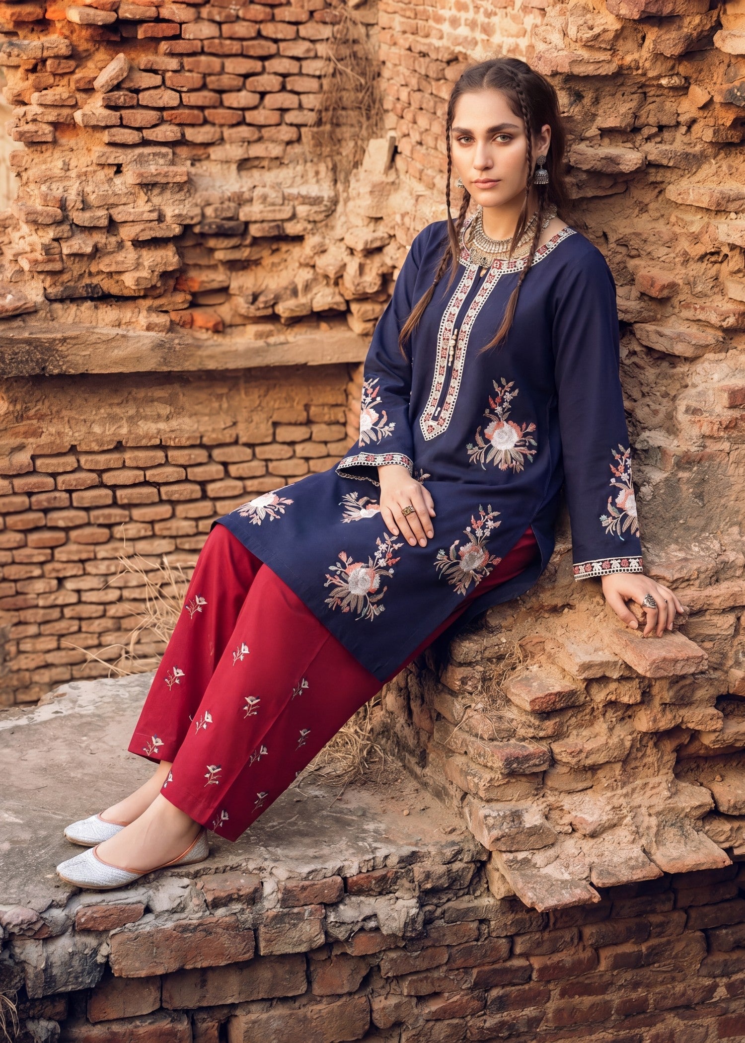 Daily Wear Navy Blue Embroidered Lawn Suit Online in Dubai UAE Abudhabi Ajman Sharjah
