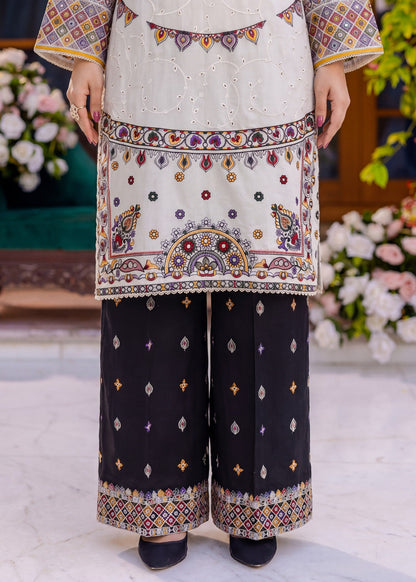 Daily Wear Off-White Lawn Pakistani Suit Online in Dubai UAE Abudhabi Ajman Sharjah