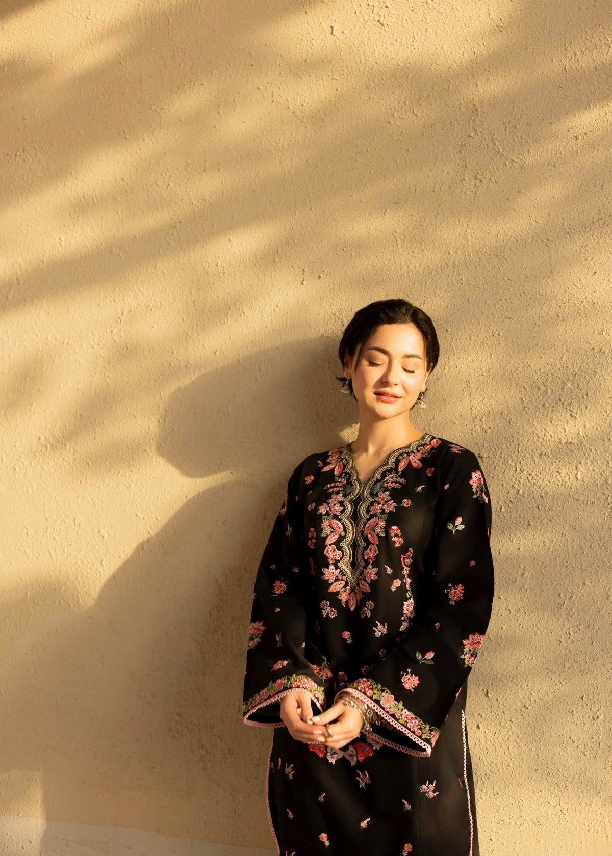 Embroidered Black Lawn Daily Wear Kurta Set Online in KSA Riyadh Saudi Arabia Oman Bahrain Qatar