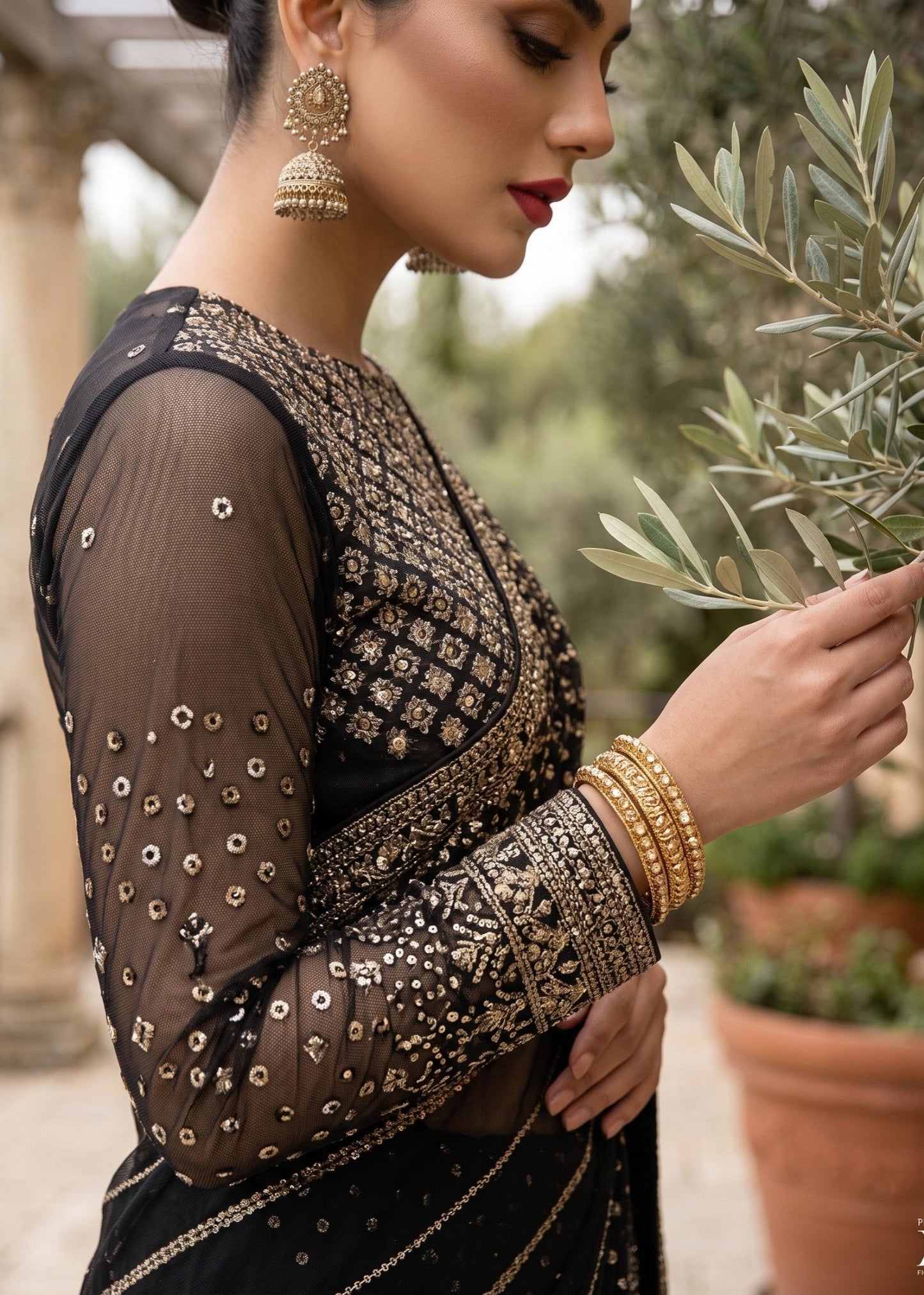 Designer Black Embroidered Saree Online in Dubai UAE Abudhabi Ajman Sharjah