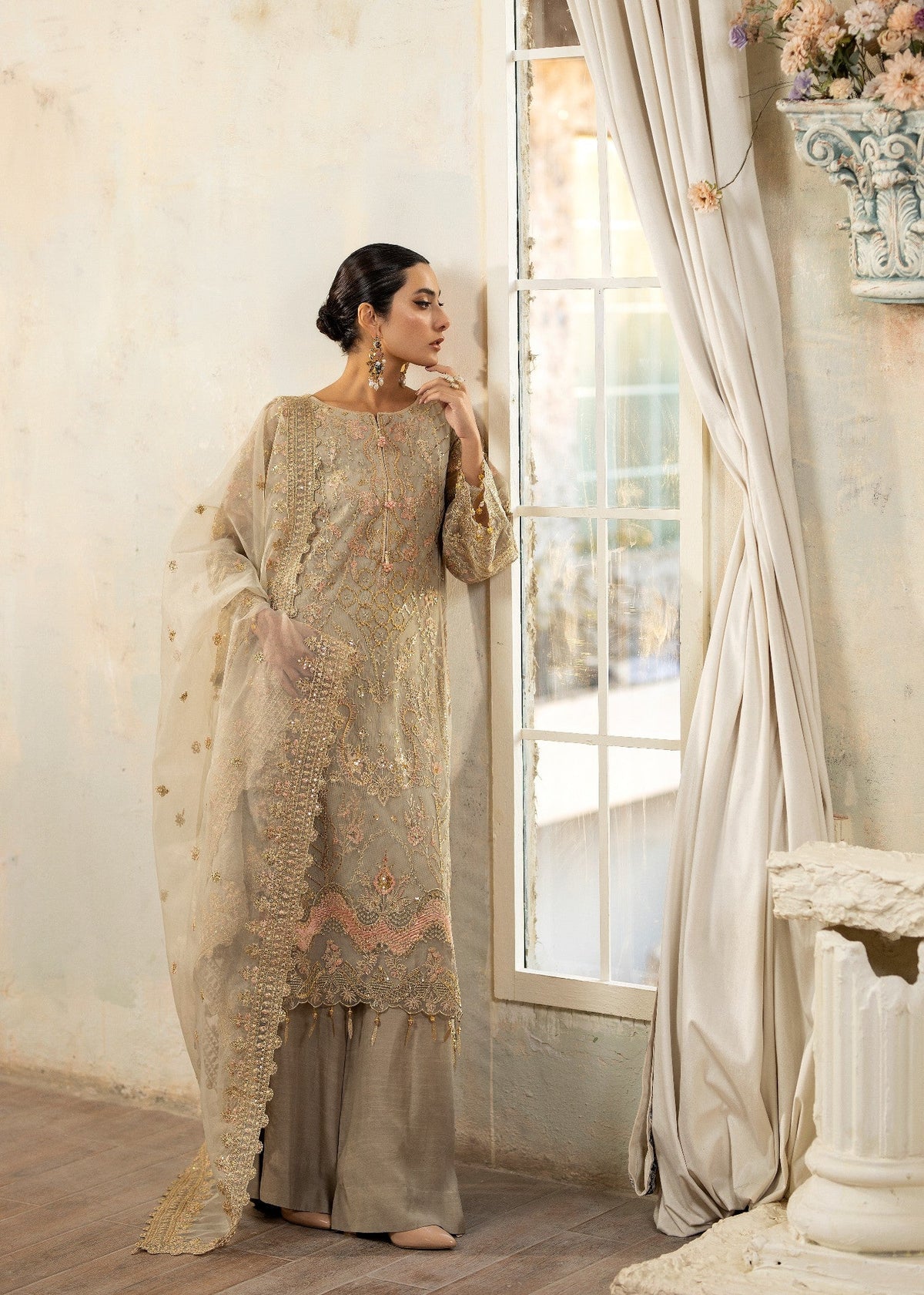 Designer Light Grey Crinkle Chiffon Pakistani Salwar Suit Online in KSA Riyadh Saudi Arabia Oman Bahrain Qatar