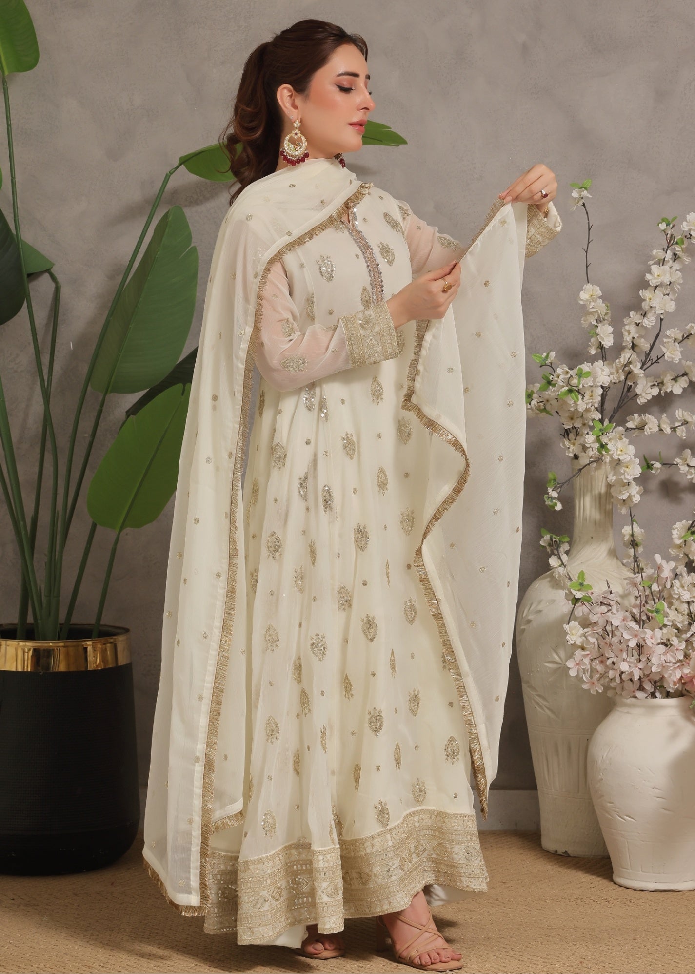 Designer Off-White Chiffon Suit Online in KSA Riyadh Saudi Arabia Oman Bahrain Qatar