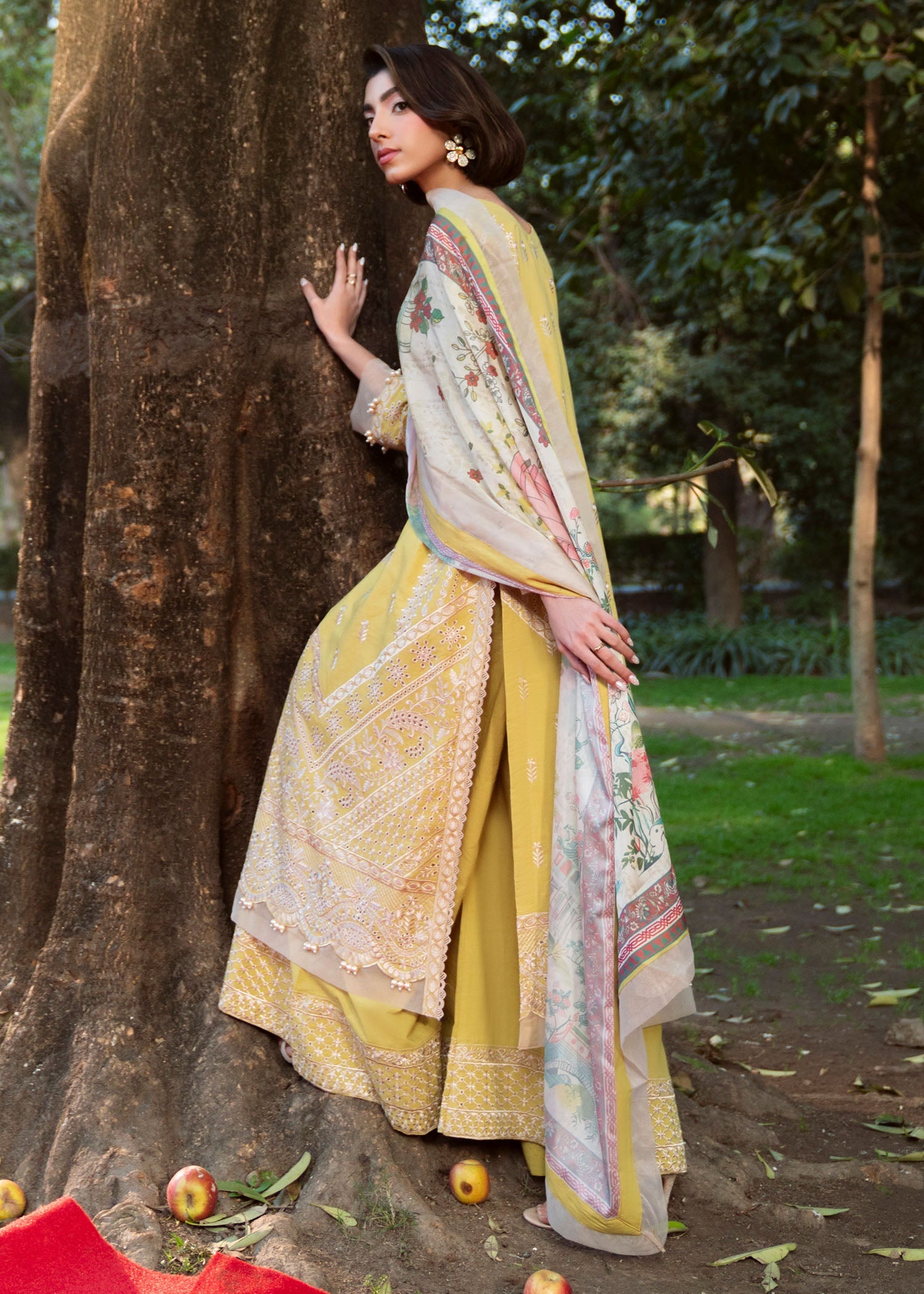 Designer Pale Yellow Lawn Suit for Partywear Online in KSA Riyadh Saudi Arabia Oman Bahrain Qatar