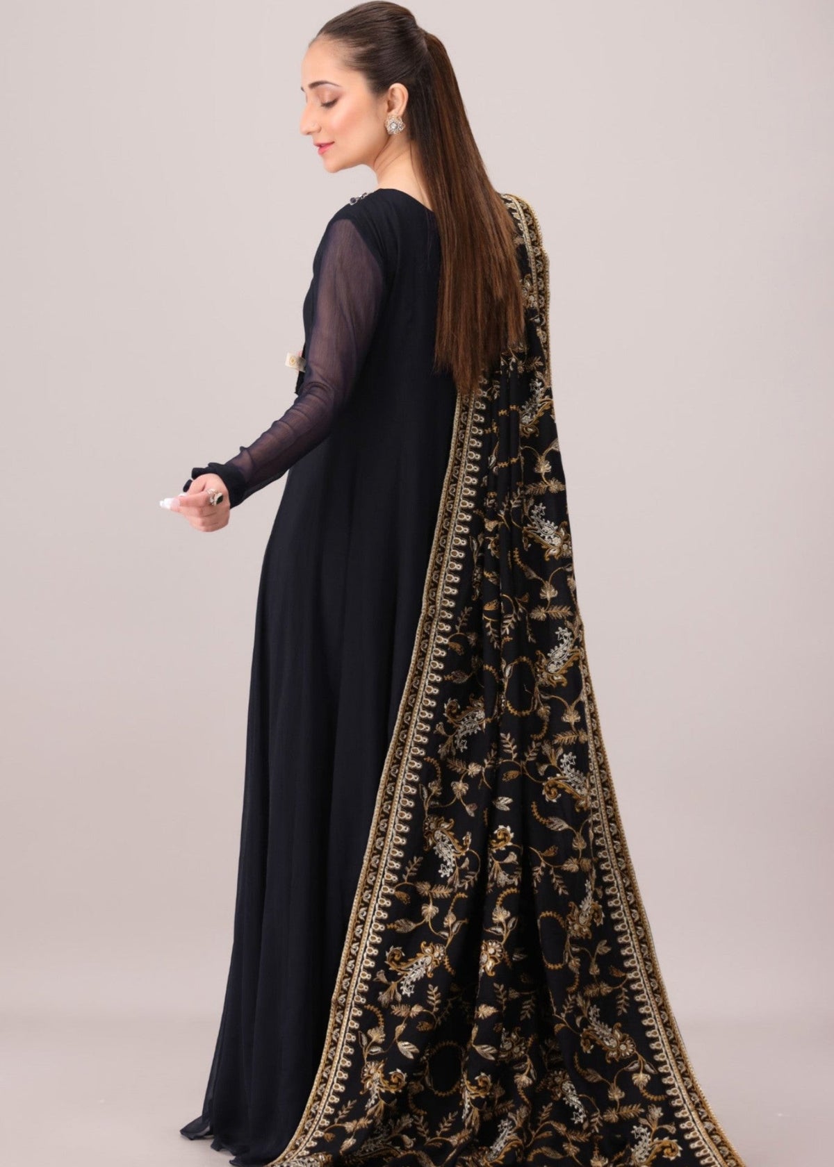 Dhanak Black Embroidered Shawl Online in KSA Riyadh Saudi Arabia Oman Bahrain Qatar