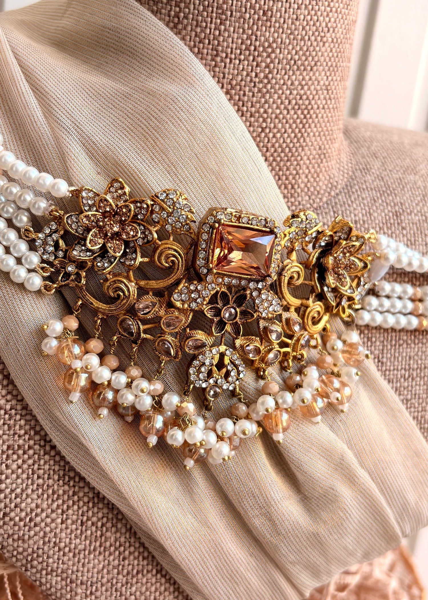 Elegant Golden Shimmer Choker Jewellery Online in KSA Riyadh Saudi Arabia Oman Bahrain Qatar