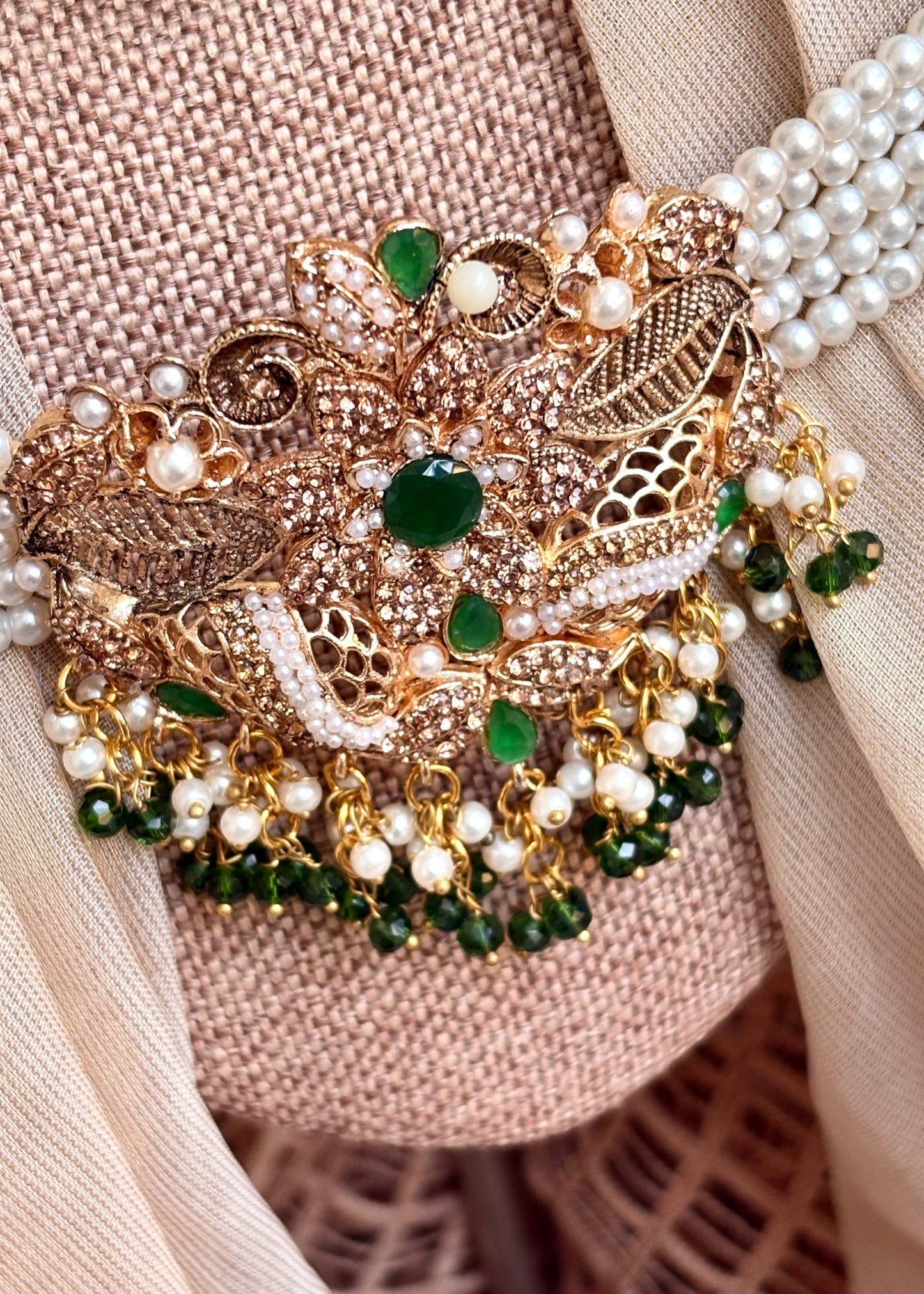 Elegant Green Choker Jewellery Online in KSA Riyadh Saudi Arabia Oman Bahrain Qatar