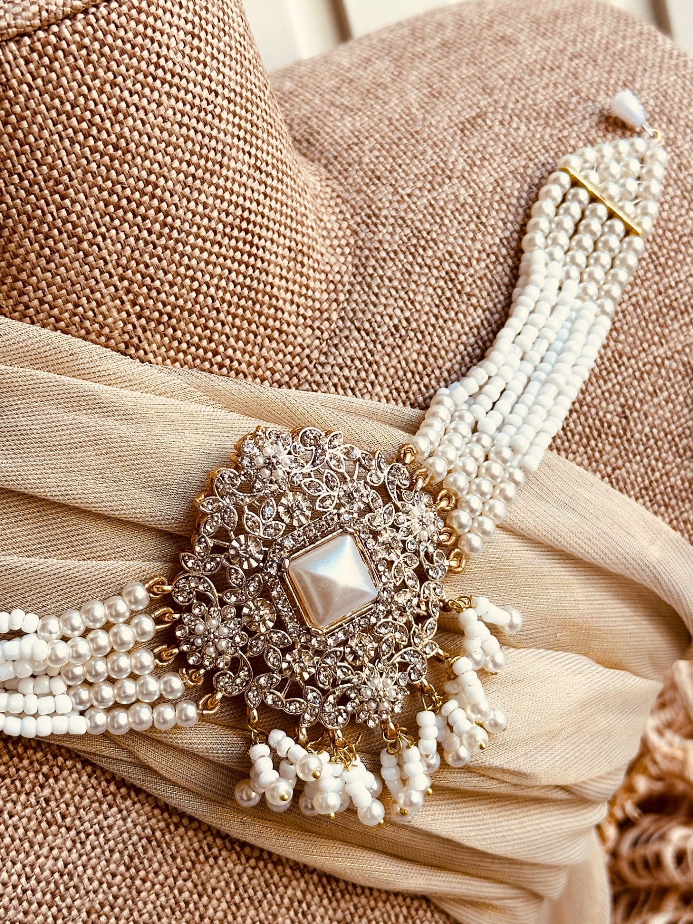Elegant Pearl Necklace Set for Nikkah Online in KSA Riyadh Saudi Arabia Oman Bahrain Qatar
