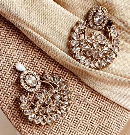 Elegant White Necklace Set Online in KSA Riyadh Saudi Arabia Oman Bahrain Qatar