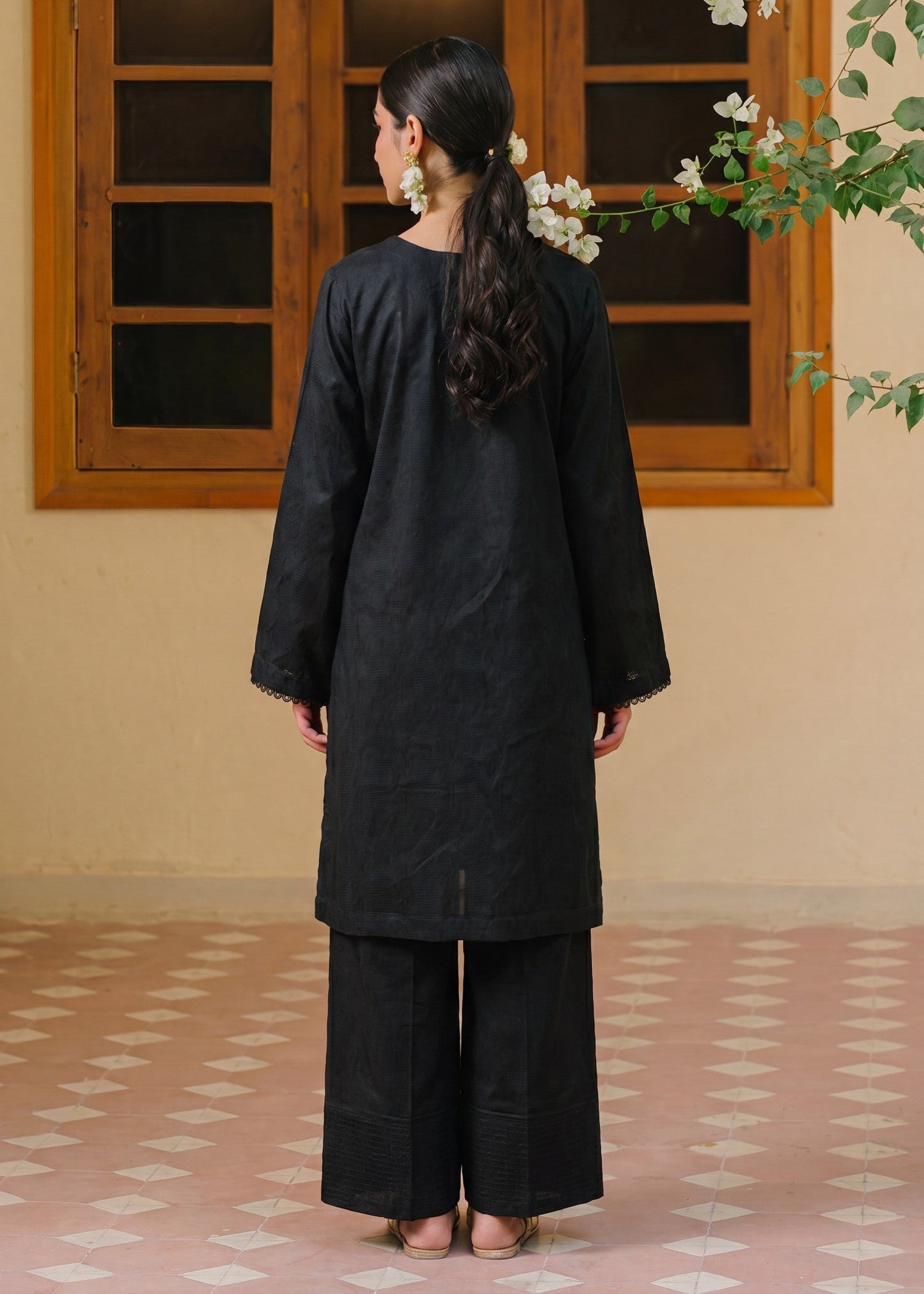Embellished Black Lawn Pakistani Suit Online in KSA Riyadh Saudi Arabia Oman Bahrain Qatar