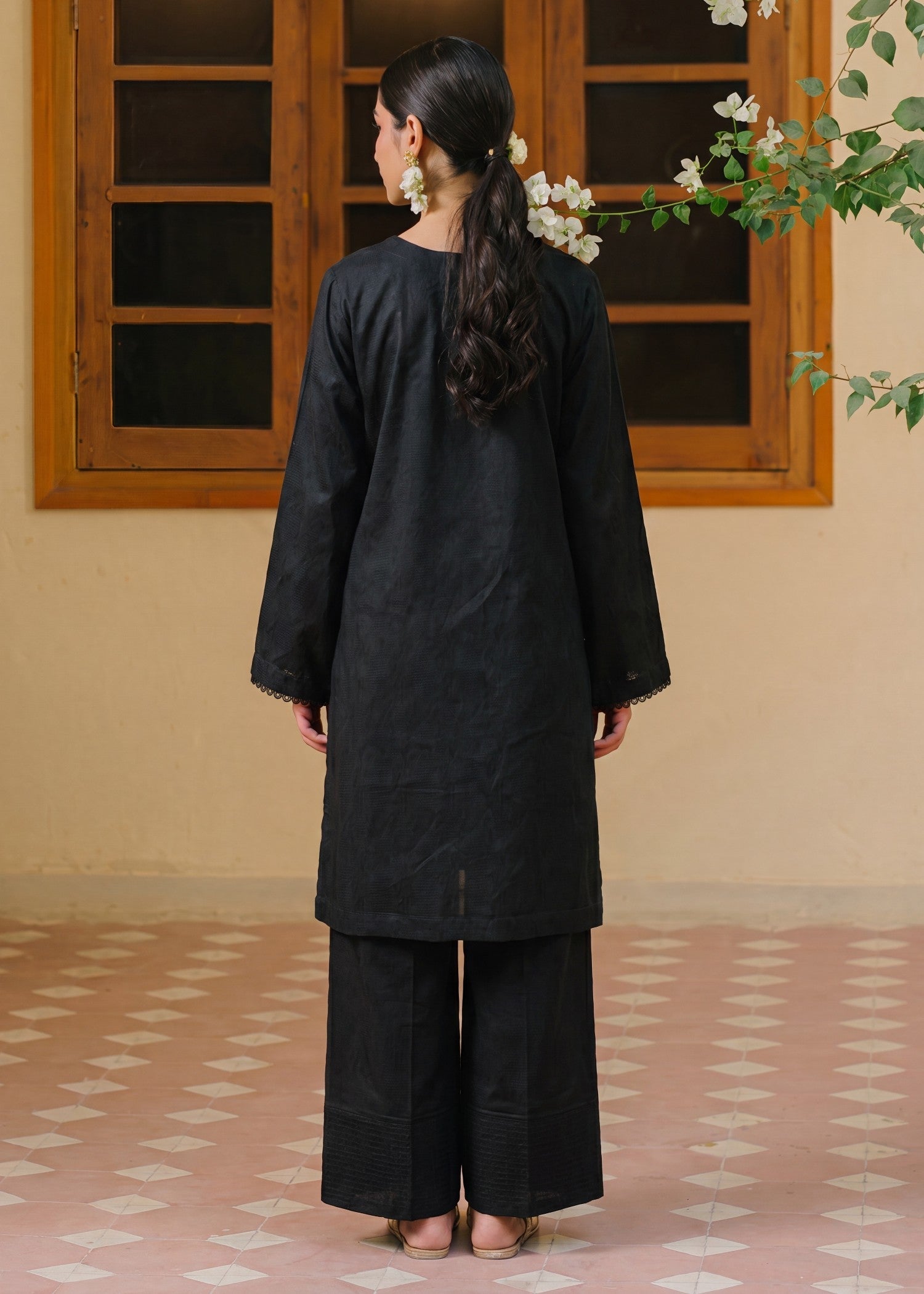 Embellished Black Lawn Pakistani Suit Online in KSA Riyadh Saudi Arabia Oman Bahrain Qatar