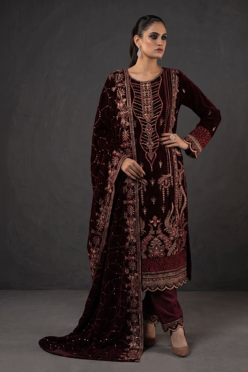 Maroon Velvet Pakistani Wedding Dresses Online in Dubai UAE Abudhabi Ajman Sharjah