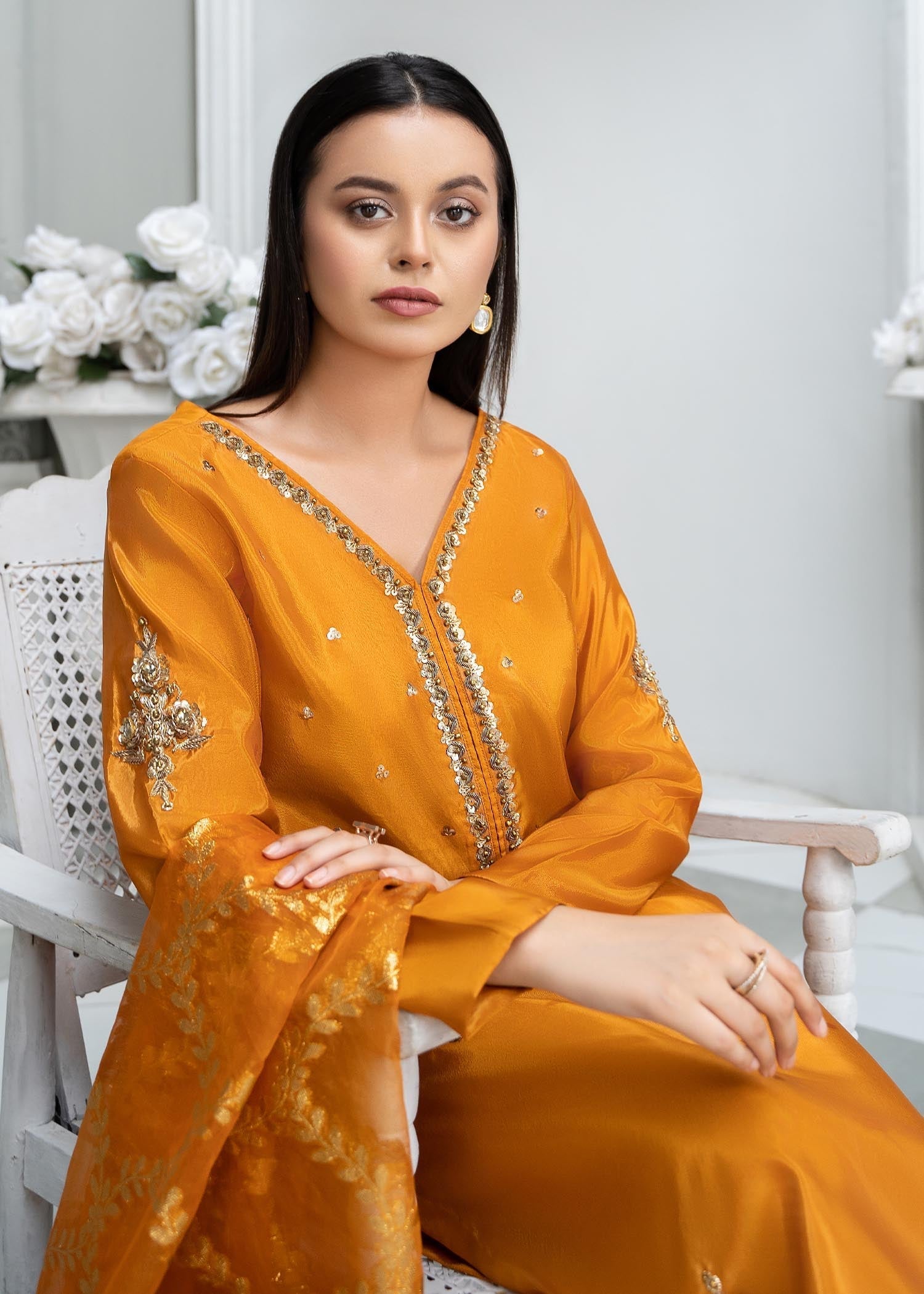 Embellished Neckline Motif Sleeve Pakistani Outfit Online in Dubai UAE Abudhabi Ajman Sharjah