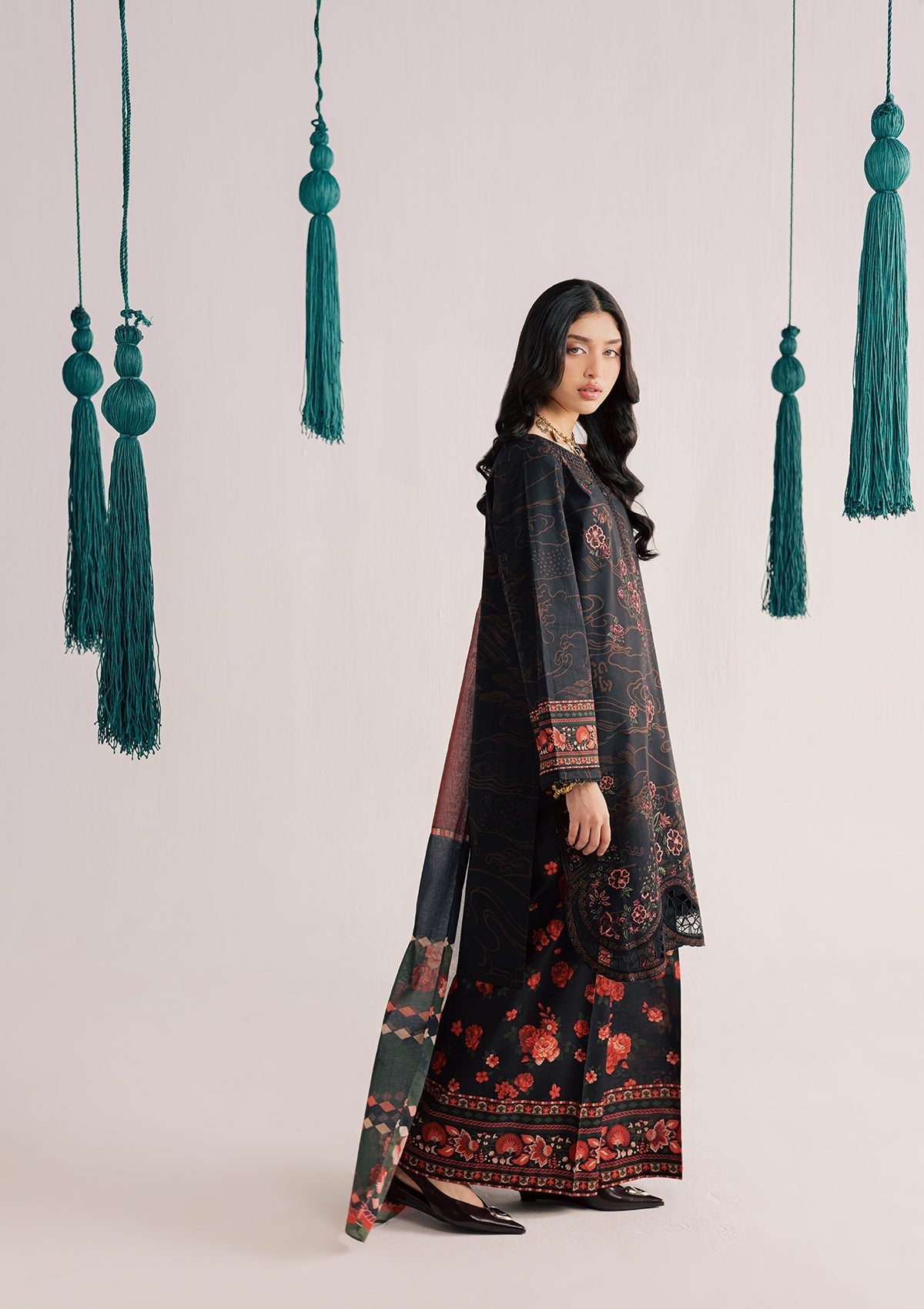 Embroidered Black Lawn Kurta Set for Women Online in Dubai UAE Abudhabi Ajman Sharjah
