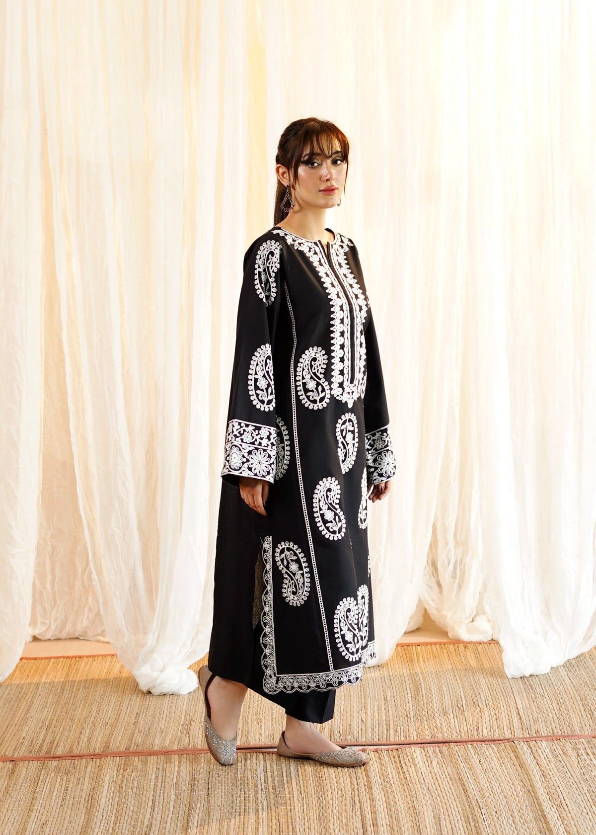 Embroidered Black Lawn Straight Kurta Set Online in Sri Lanka India Australia