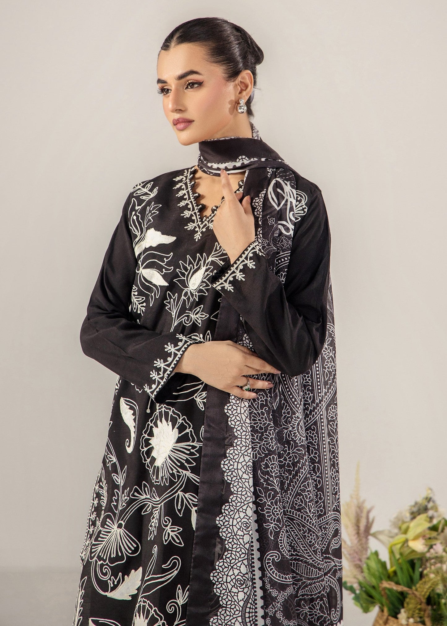 Embroidered Black Slub Lawn Pakistani Suit Online in Dubai DXB UAE Abudhabi Meena Bazaar
