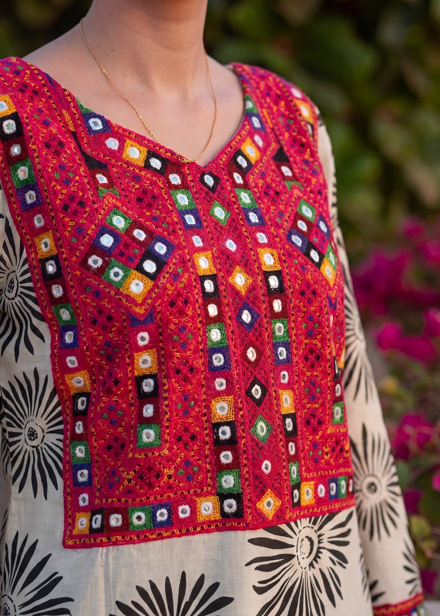 Embroidered Chalk Lawn Pakistani Suit Online in KSA Riyadh Saudi Arabia Oman Bahrain Qatar