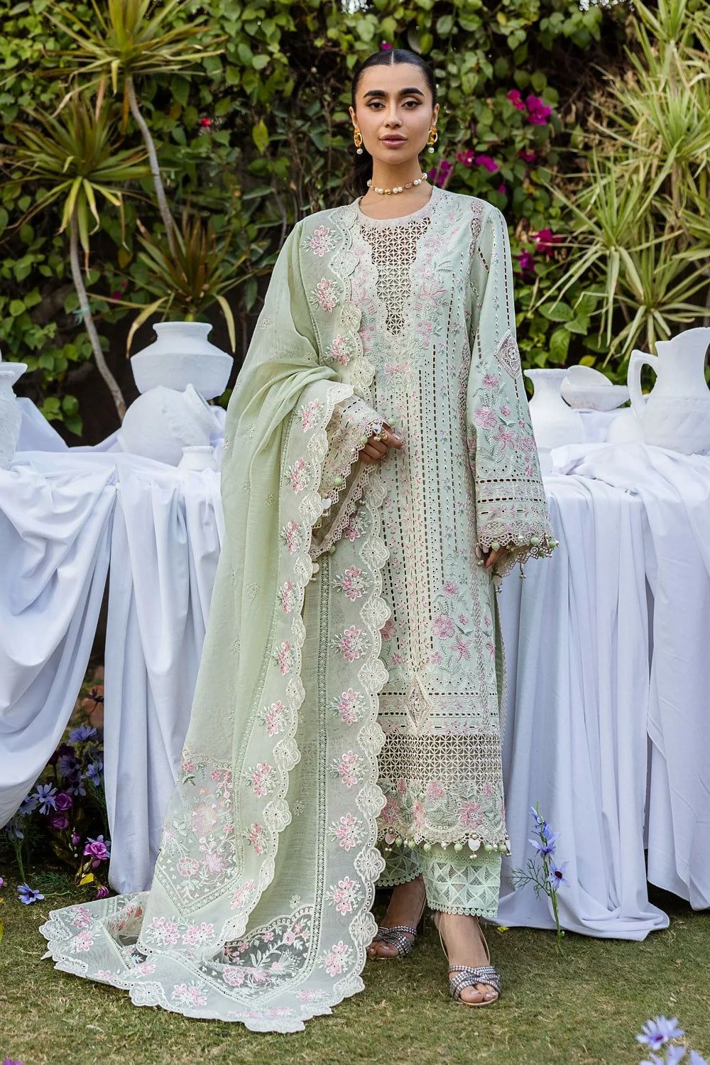 Embroidered Chikankari Lawn Front and Daman Lace Online in Dubai UAE Abudhabi Ajman Sharjah