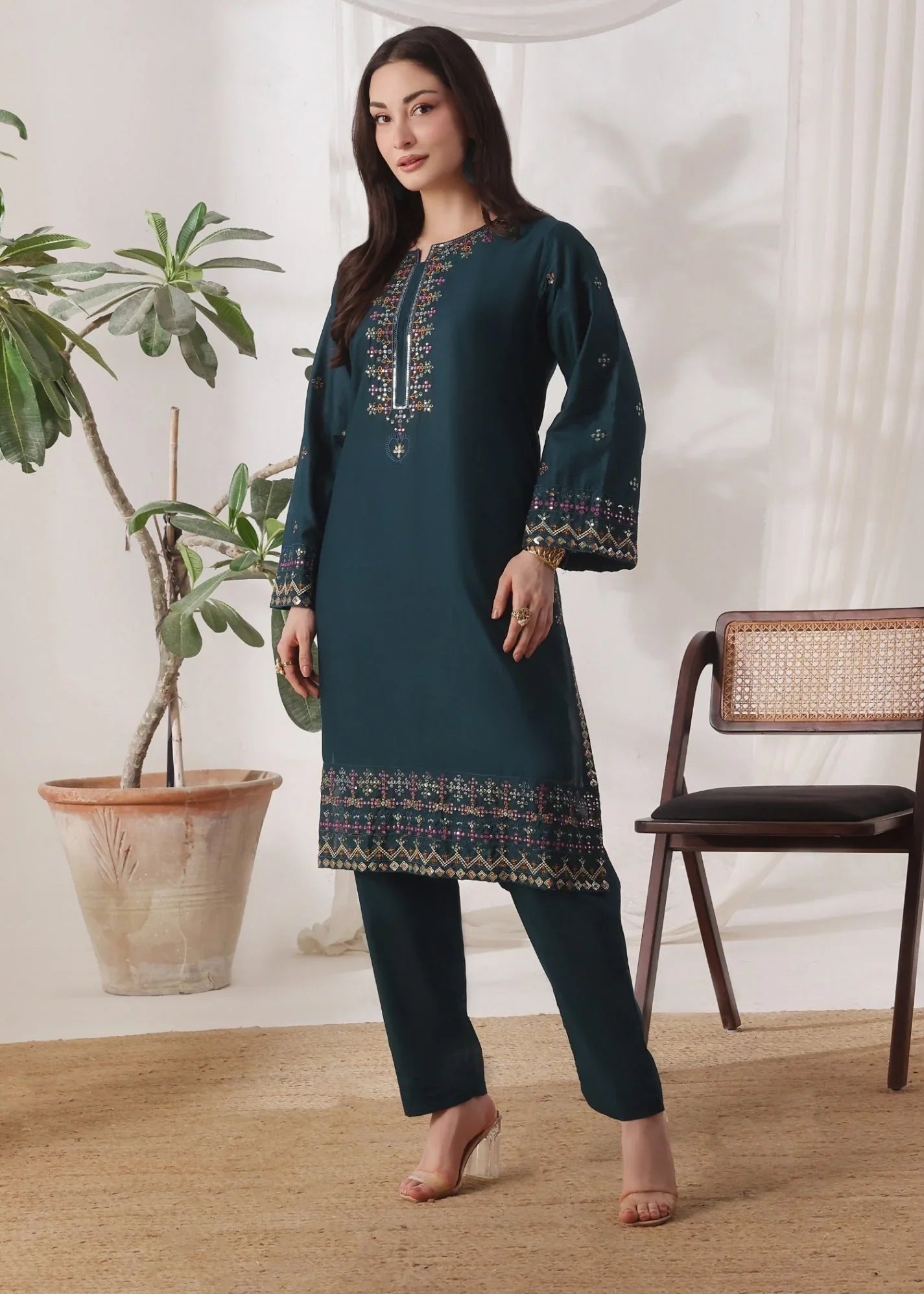Embroidered Dark Green Lawn Salwar Kameez Online in KSA Riyadh Saudi Arabia Oman Bahrain Qatar