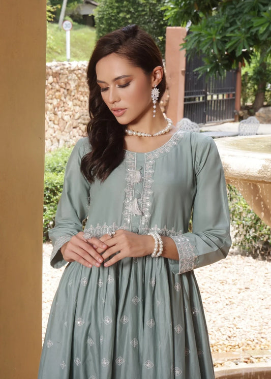 Embroidered Grey Lawn Festive Wear Salwar Kameez Online in KSA Riyadh Saudi Arabia Oman Bahrain Qatar