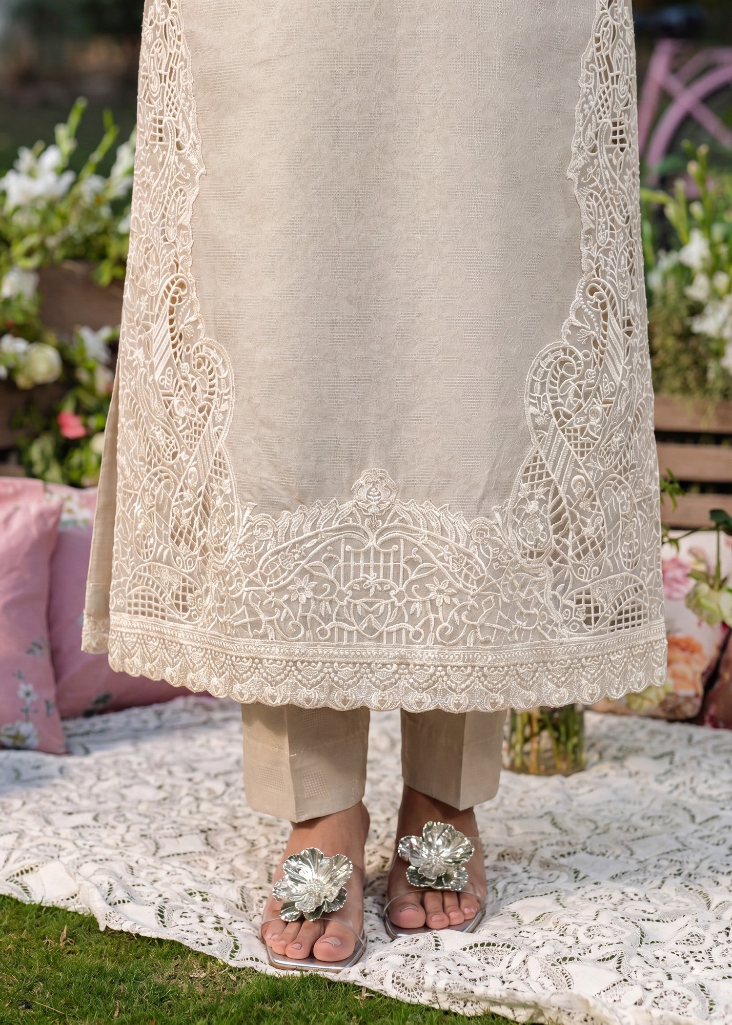 Embroidered Ivory Lawn Suit Online in Dubai DXB UAE Abudhabi Meena Bazaar