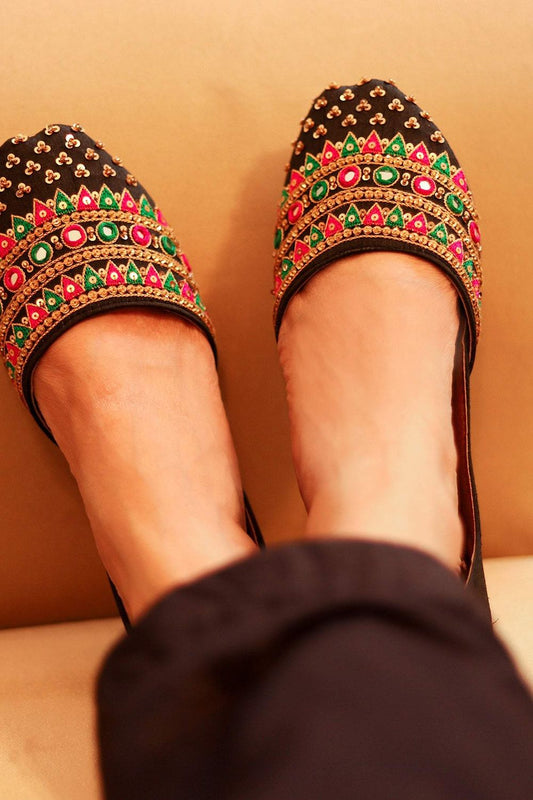 Embroidered Ladies Khussa Online in Dubai UAE Abudhabi Ajman Sharjah