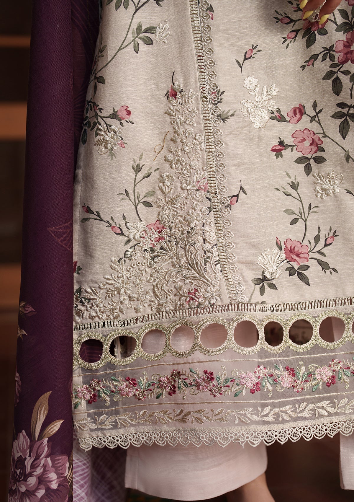 Embroidered Lawn Alabaster 3 Piece Suit Online in Sri Lanka India Australia