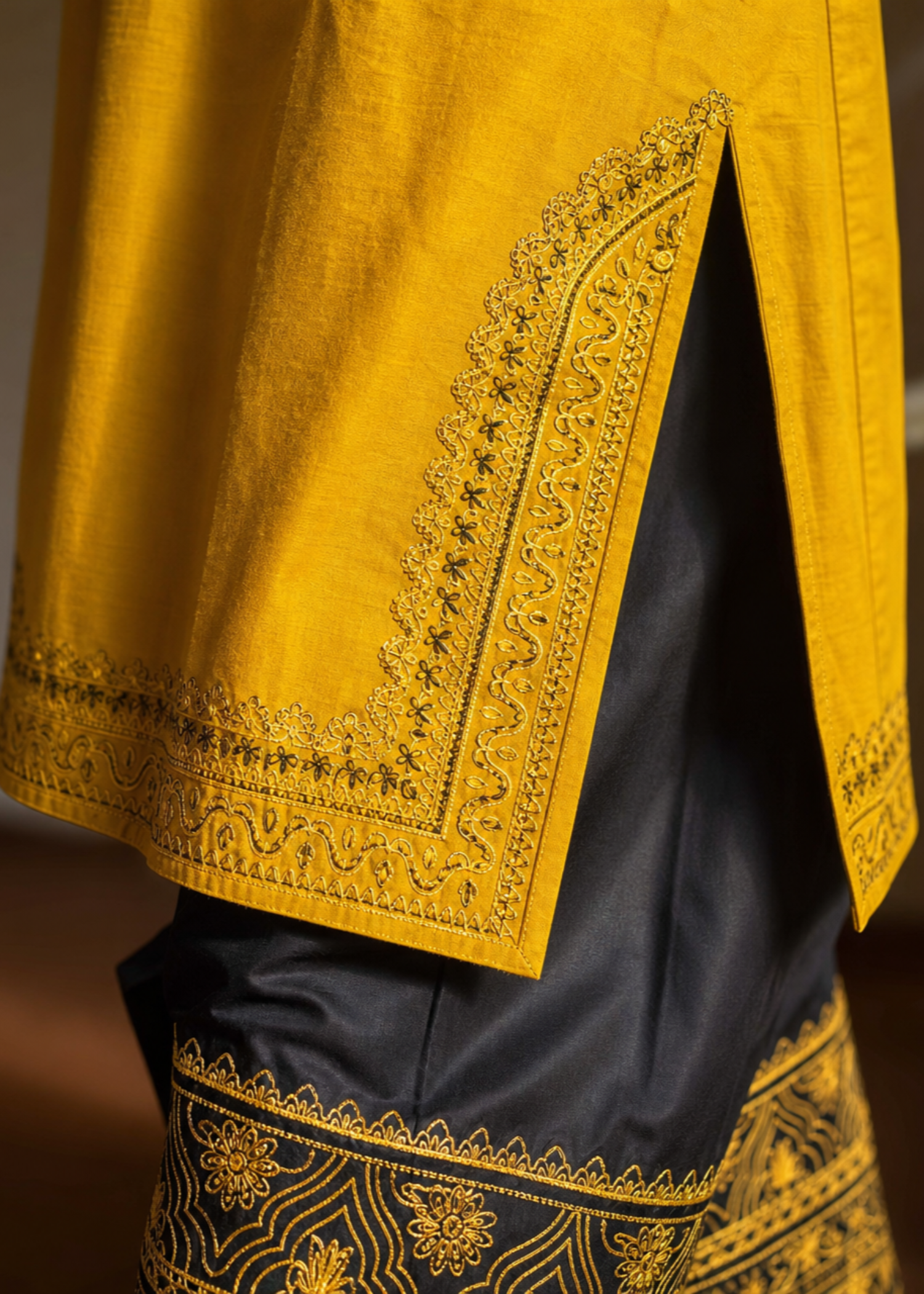Embroidered Lawn Farshi Shalwar Kurta Set Online in Dubai DXB UAE Abudhabi Meena Bazaar