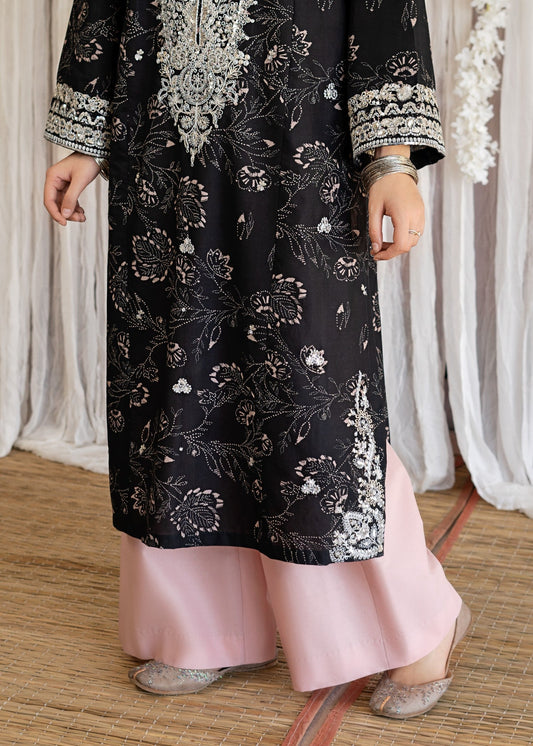 Embroidered Lawn Pakistani Kurta Set Online in KSA Riyadh Saudi Arabia Oman Bahrain Qatar