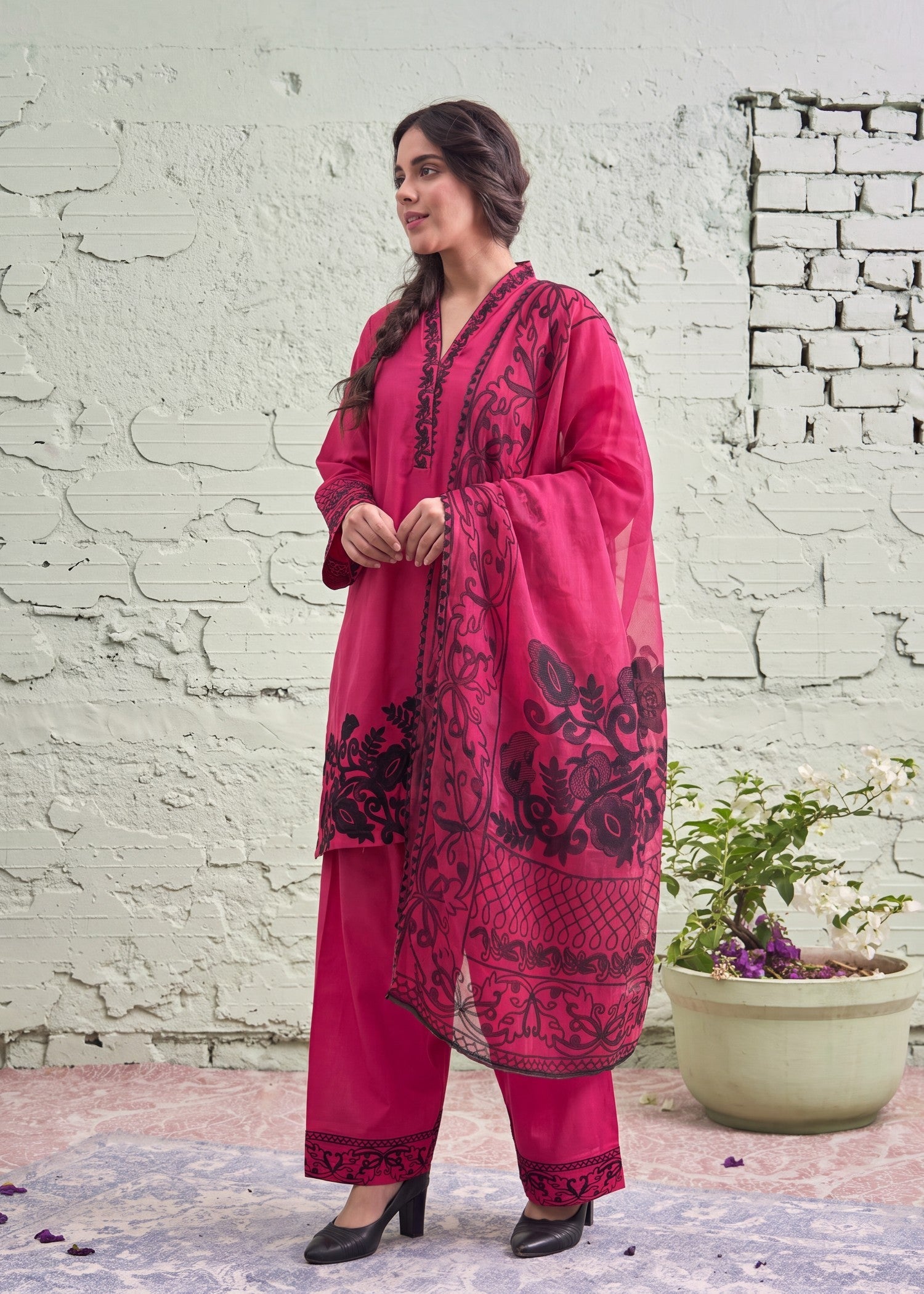 Embroidered Lawn Salwar Kameez Unstitched Online in Dubai UAE Abudhabi Ajman Sharjah